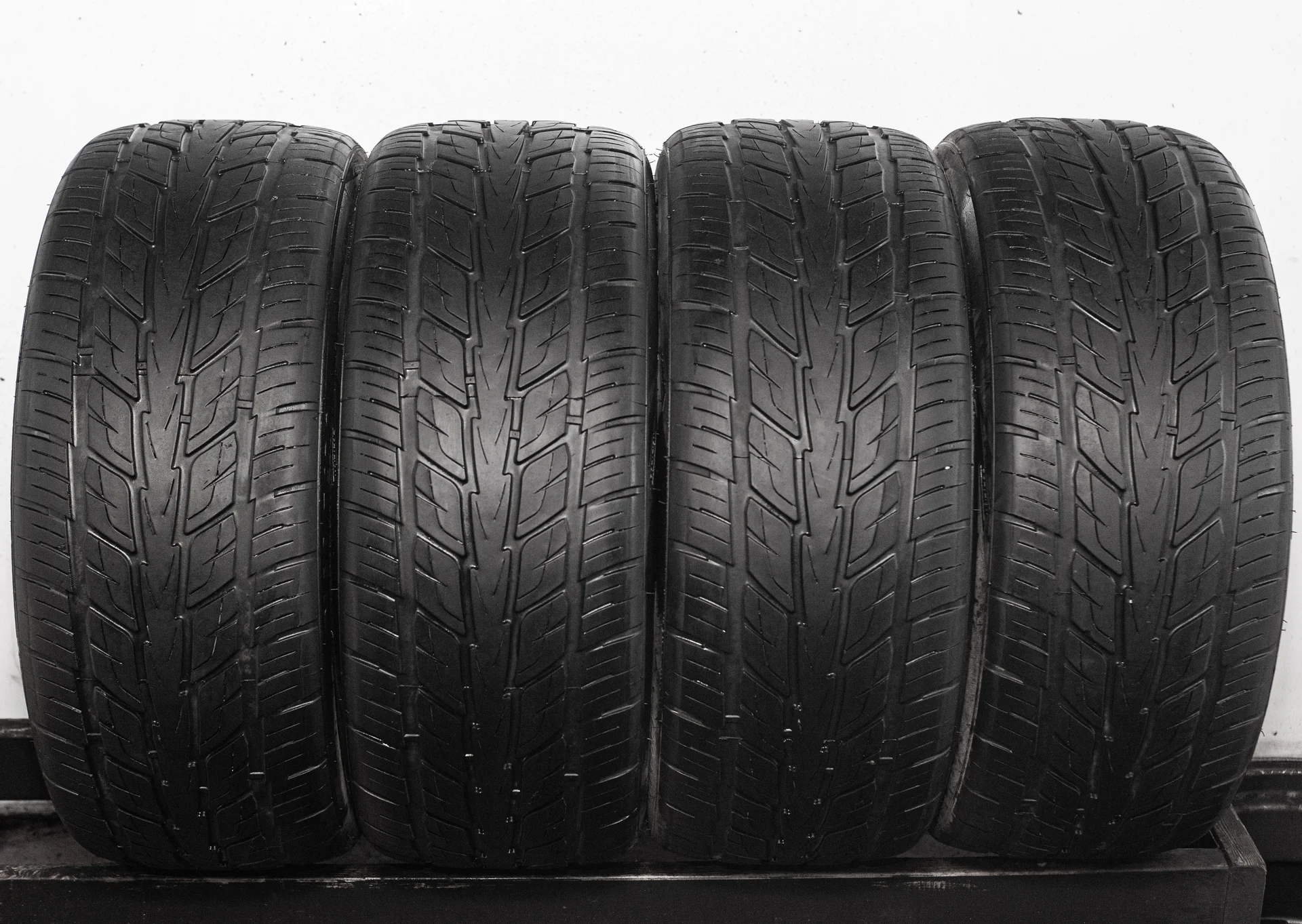 Grenlander Dias Zero 285/40 R22 110V XL - изображение 1