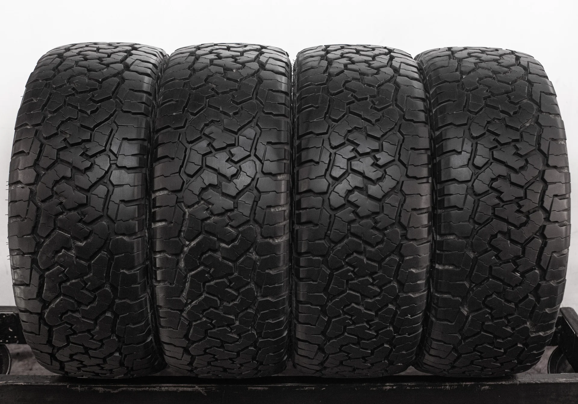 Roadcruza RA1100 LT255/50 R19 113/110S - изображение 1