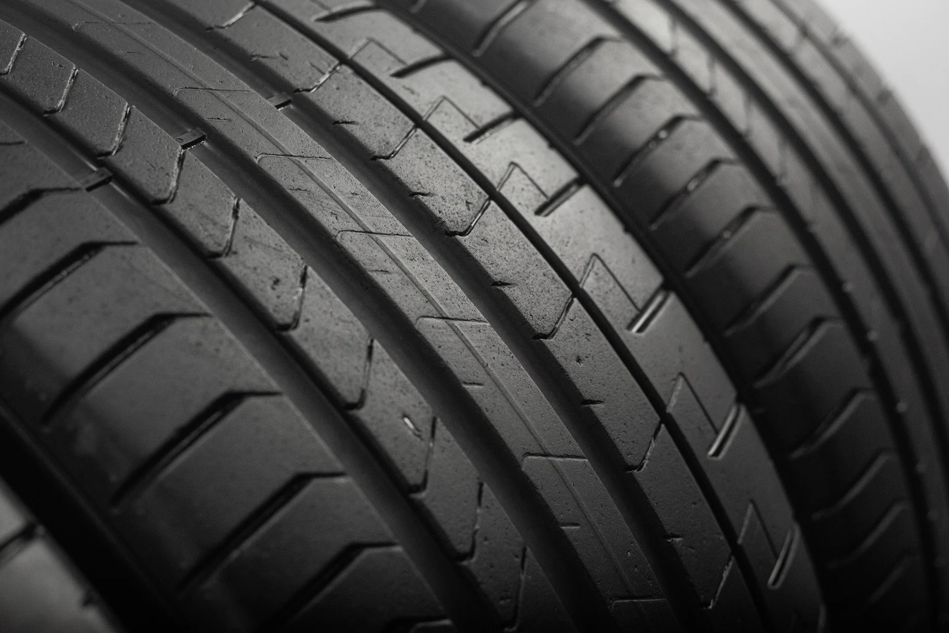 Pirelli P-Zero Elect 265/40 R22 106V XL - миниатюра 3