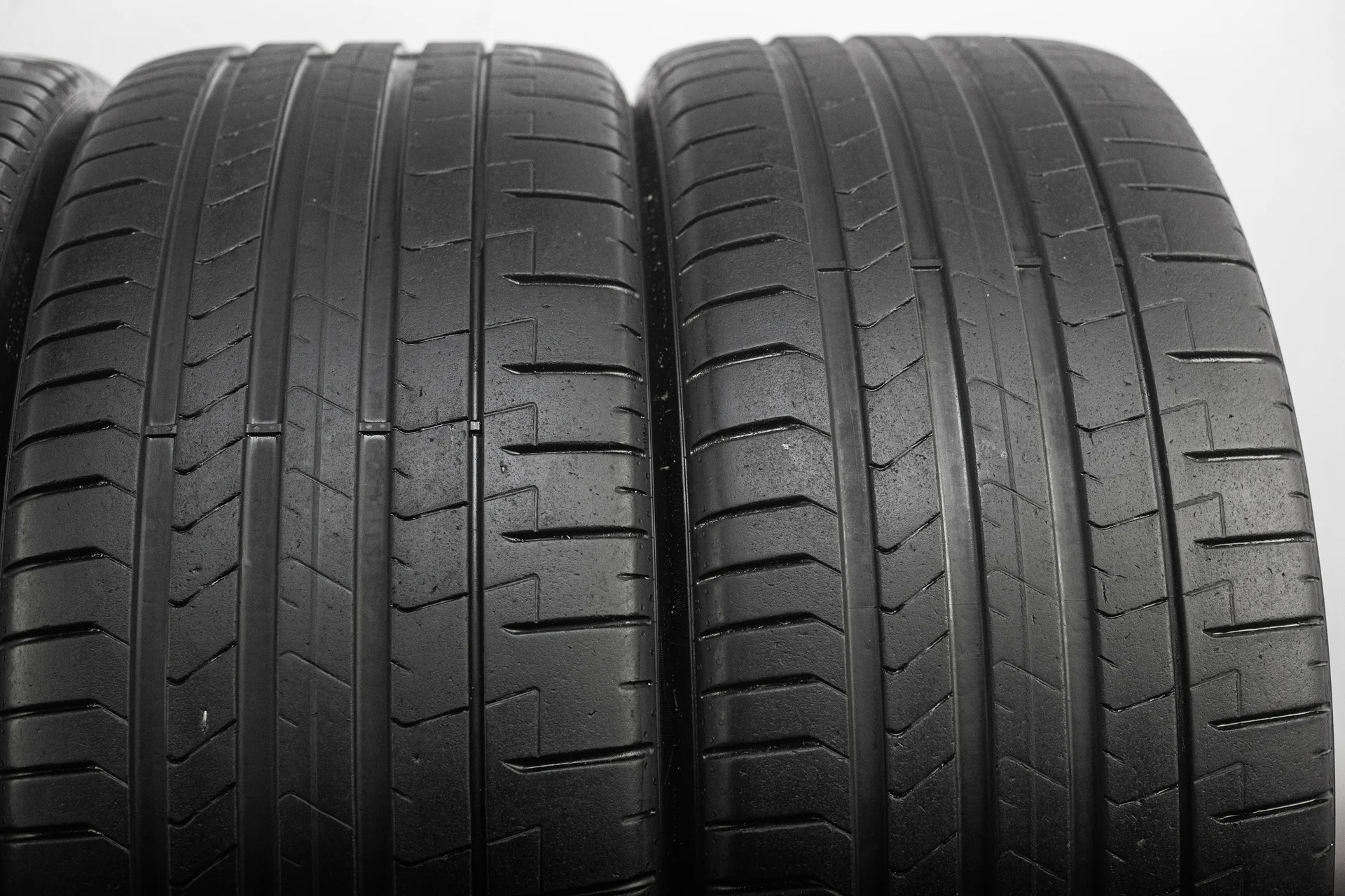 Pirelli P-Zero Elect 265/40 R22 106V XL - миниатюра 5