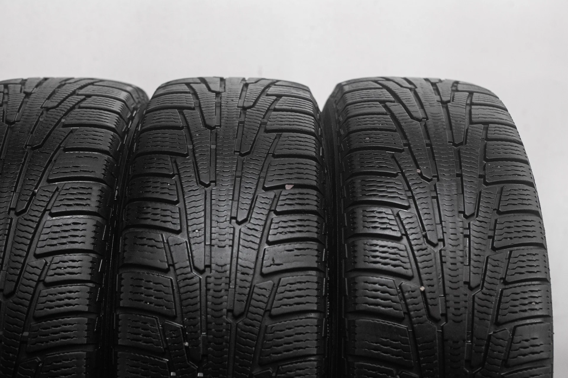 Nokian Nordman RS2 SUV 225/60 R18 104R - миниатюра 4