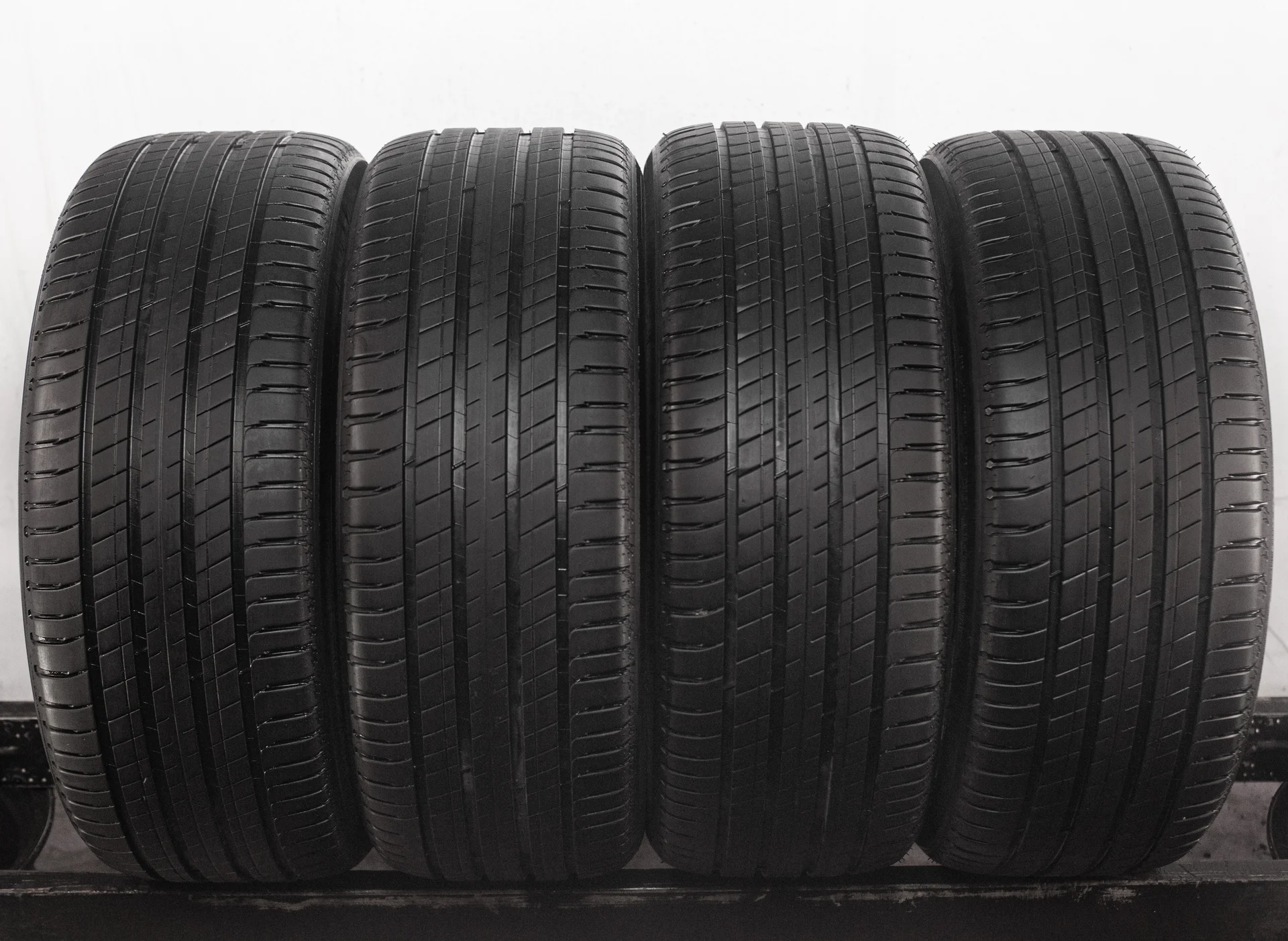 Michelin Latitude Sport 3 255/45 R20 101W - изображение 1