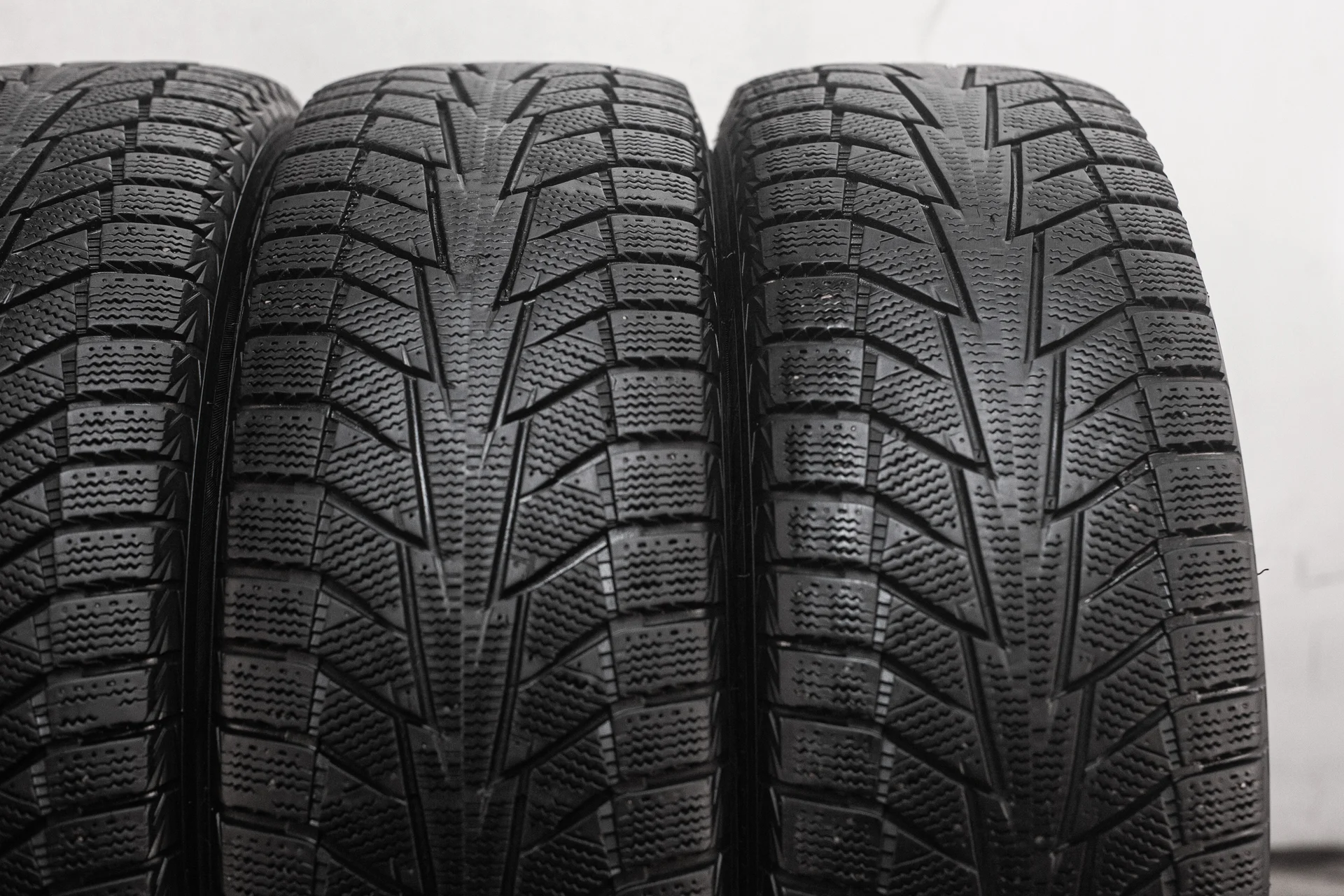 Hankook Winter I*Cept IZ2 215/65 R17 99T - миниатюра 4