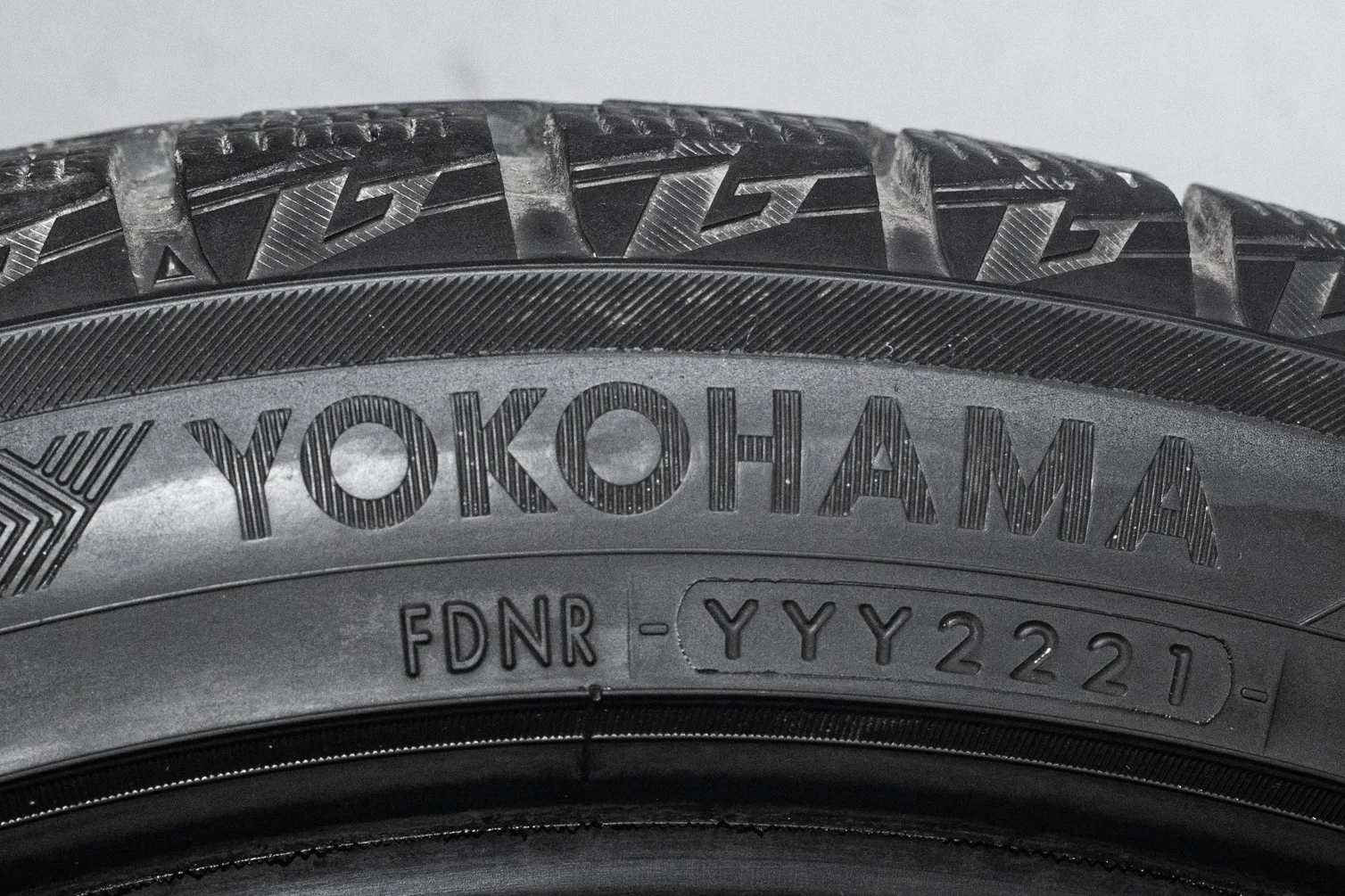 Yokohama Ice Guard IG60 255/40 R19 100Q XL - миниатюра 10