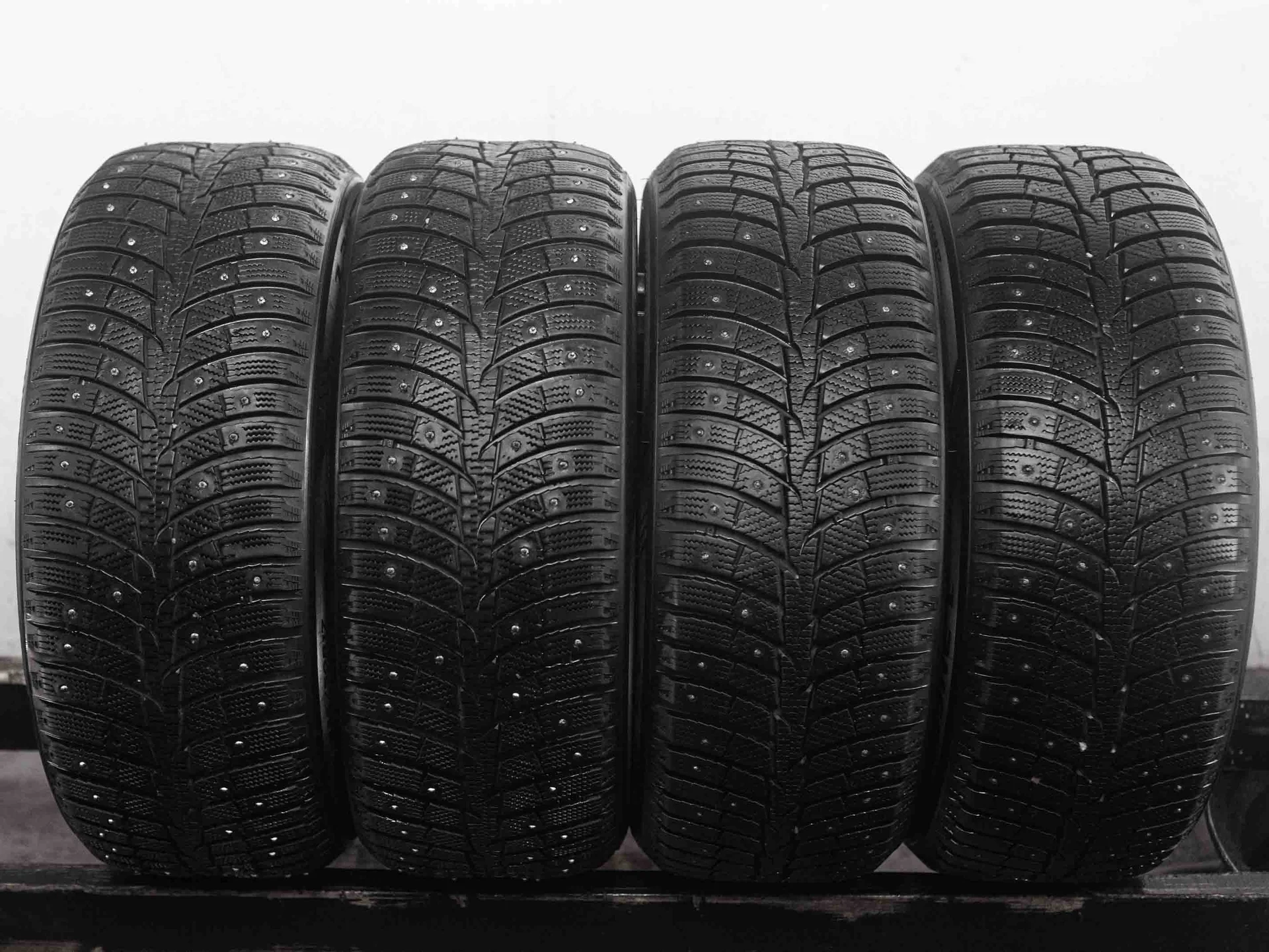 Laufenn i-Fit Ice LW71 225/50 R17 98T XL