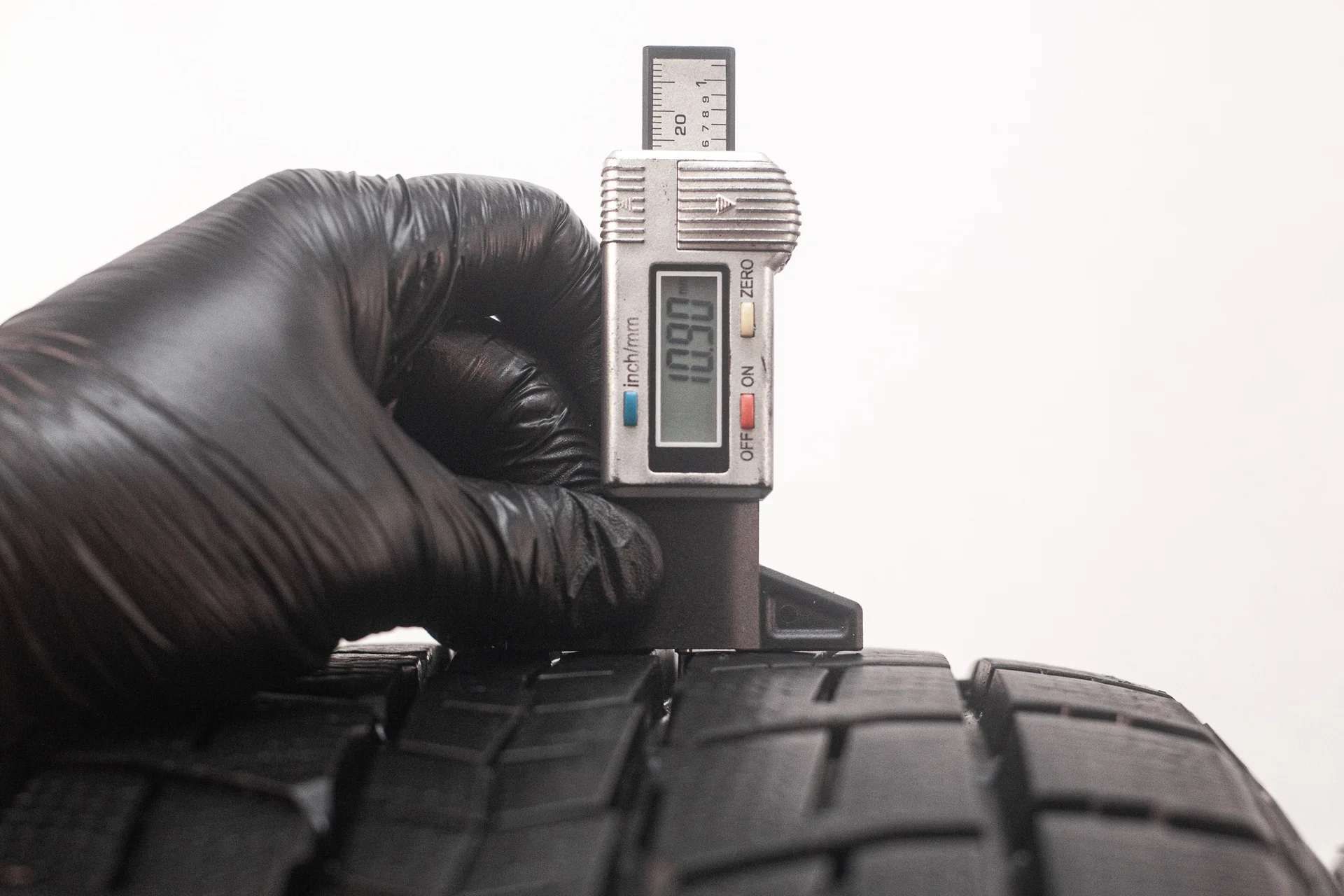 Dunlop Winter Maxx SJ8 235/55 R19 101R + 255/50 R19 107R - миниатюра 2