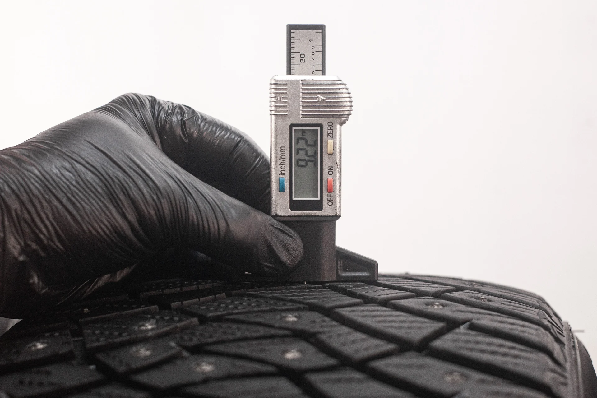Dunlop SP Winter Ice 03 245/40 R18 97T - миниатюра 2