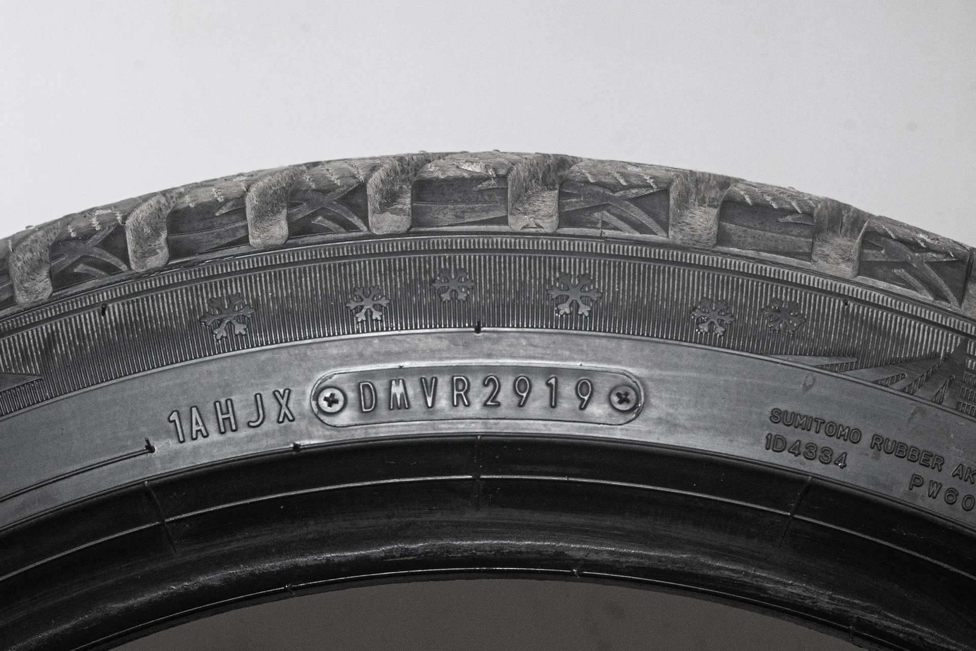 Dunlop SP Winter Ice 03 245/40 R18 97T - миниатюра 9