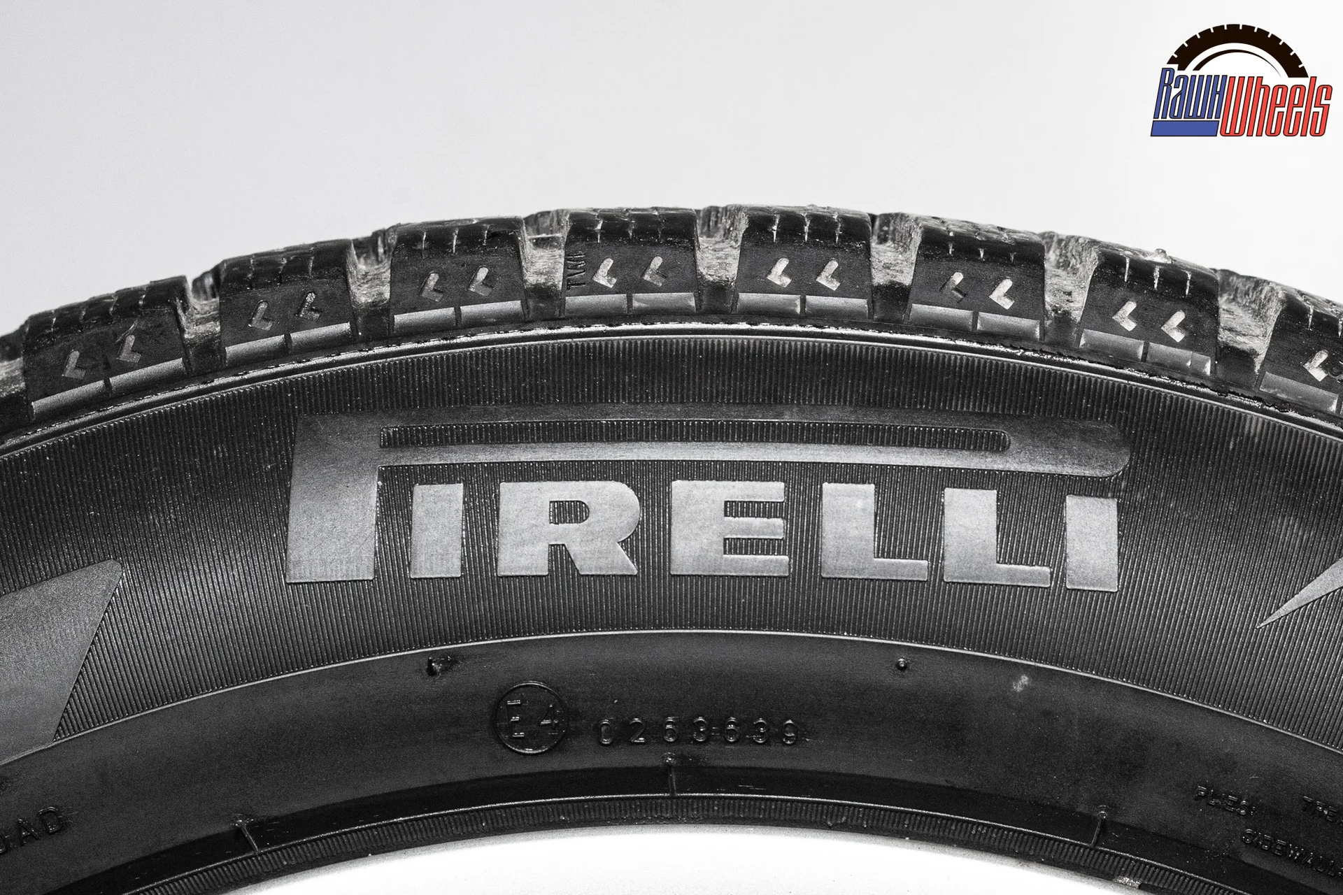 Pirelli Ice Zero 245/50 R18 104T RF - миниатюра 7