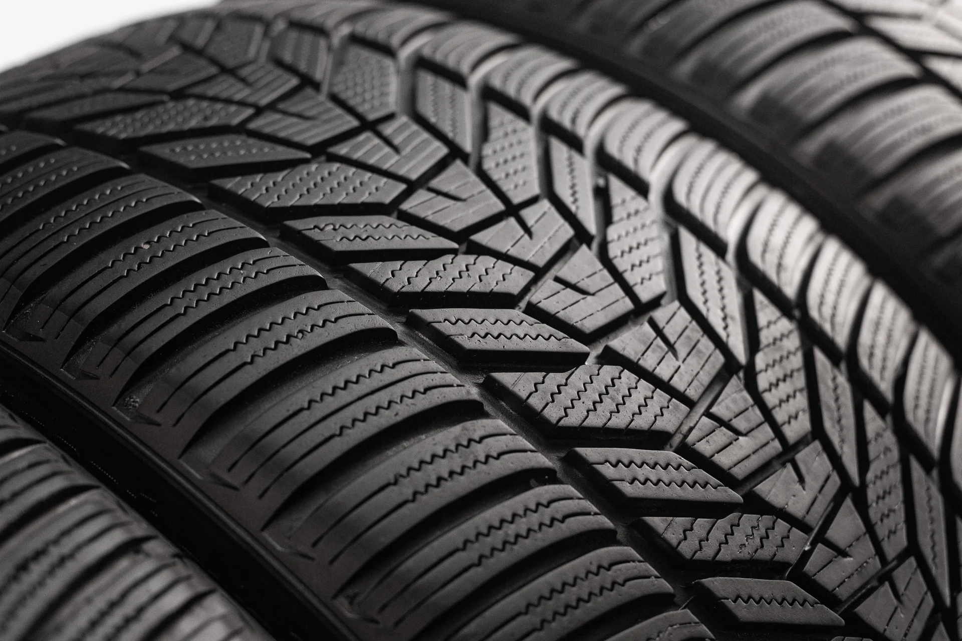 Hankook W330A i cept Evo3 265/40 R22 106W - миниатюра 3