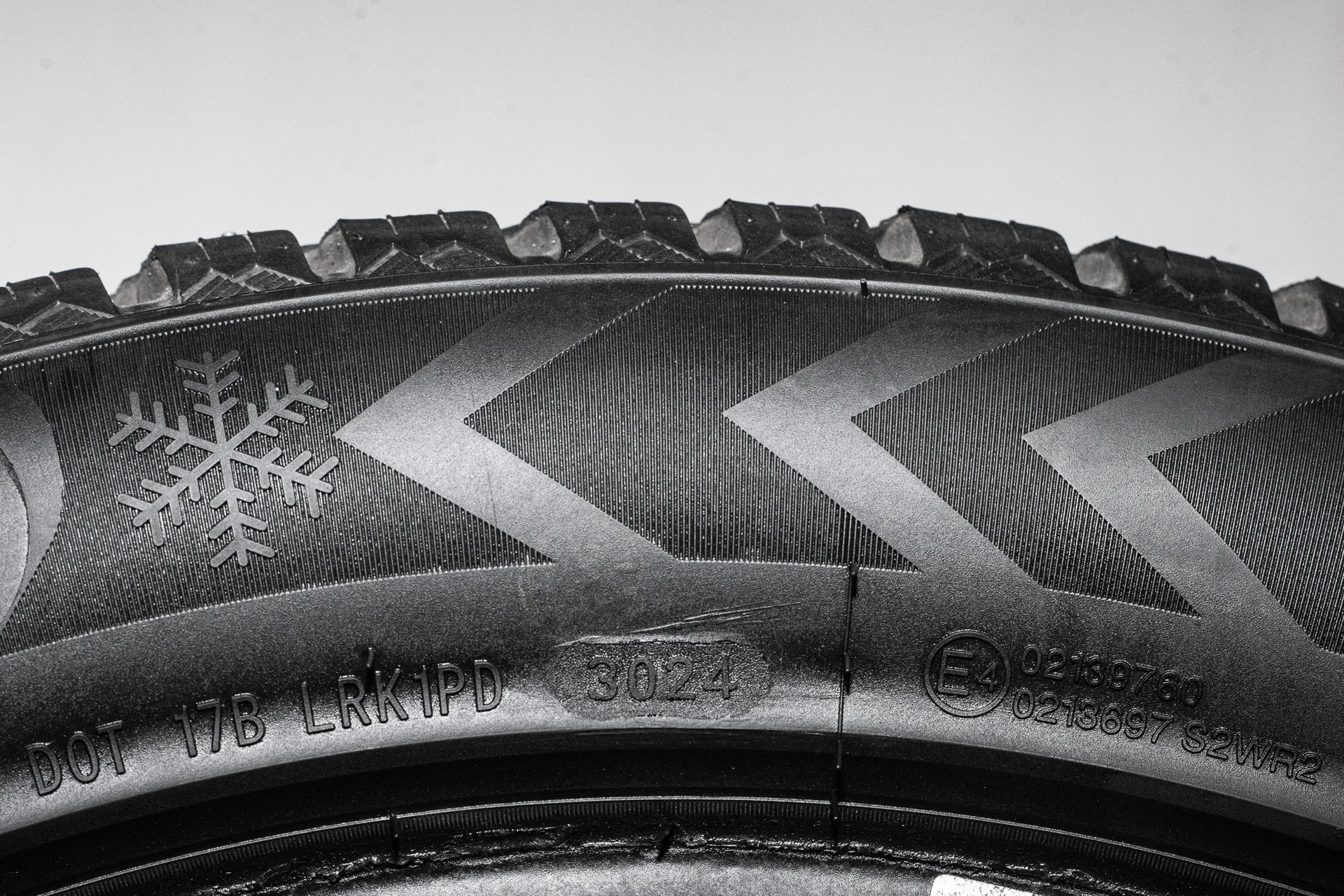 Zmax WinterNova Stud 2 235/55 R20 102T - миниатюра 9