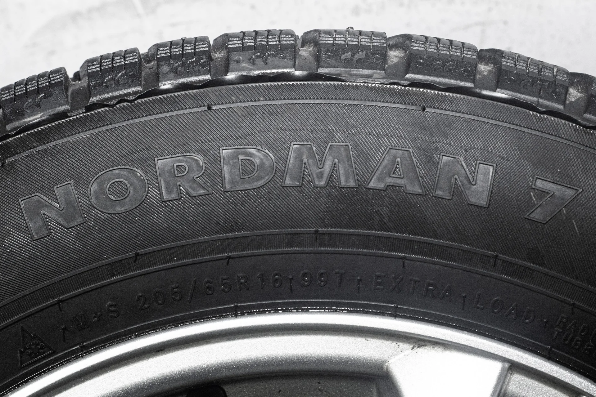 Nokian Tyres Nordman 7 205/65 R16 99T XL - миниатюра 10
