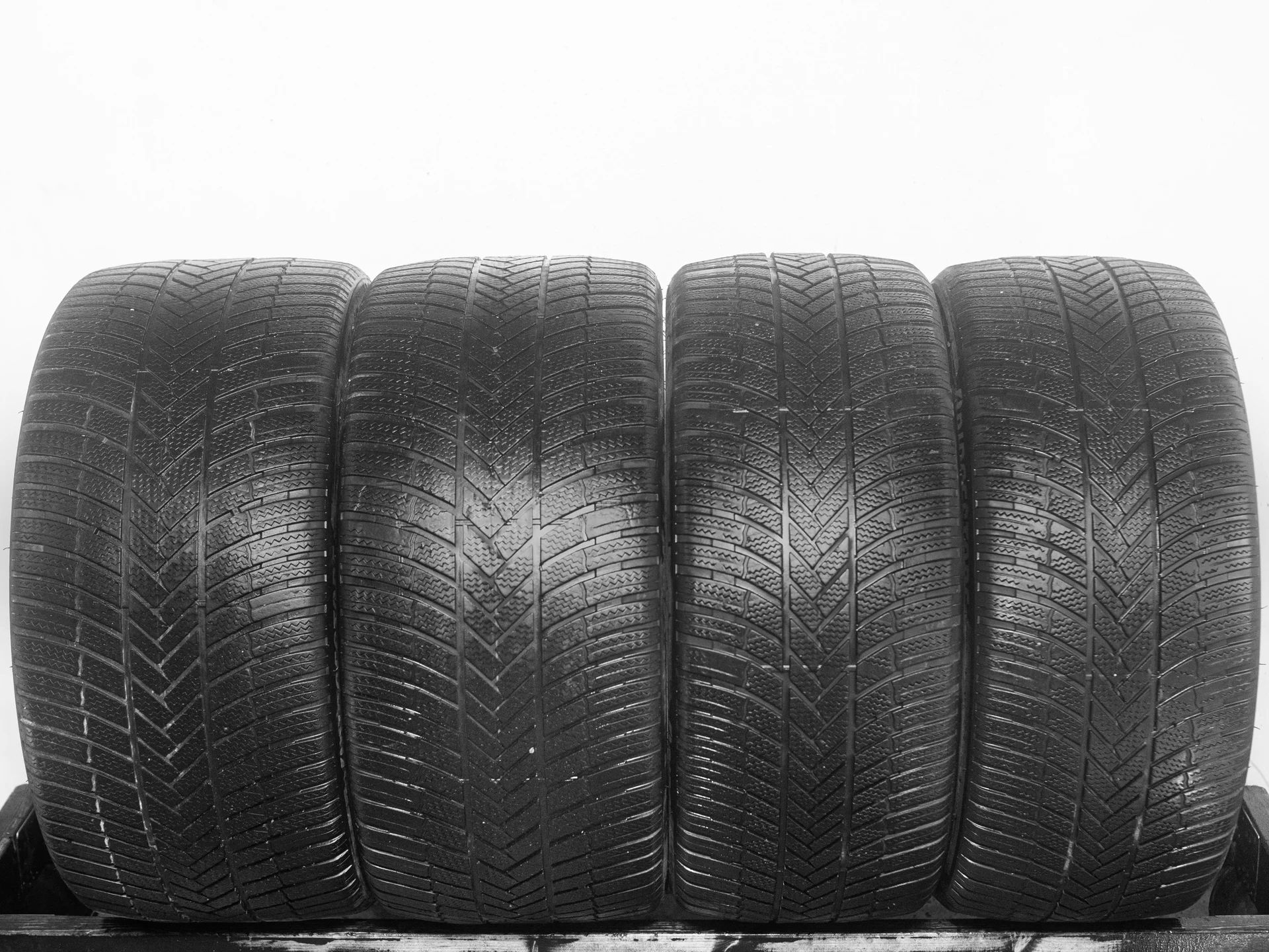 Bridgestone Blizzak LM005 285/40 R21 109V + 315/35 R21 111V
