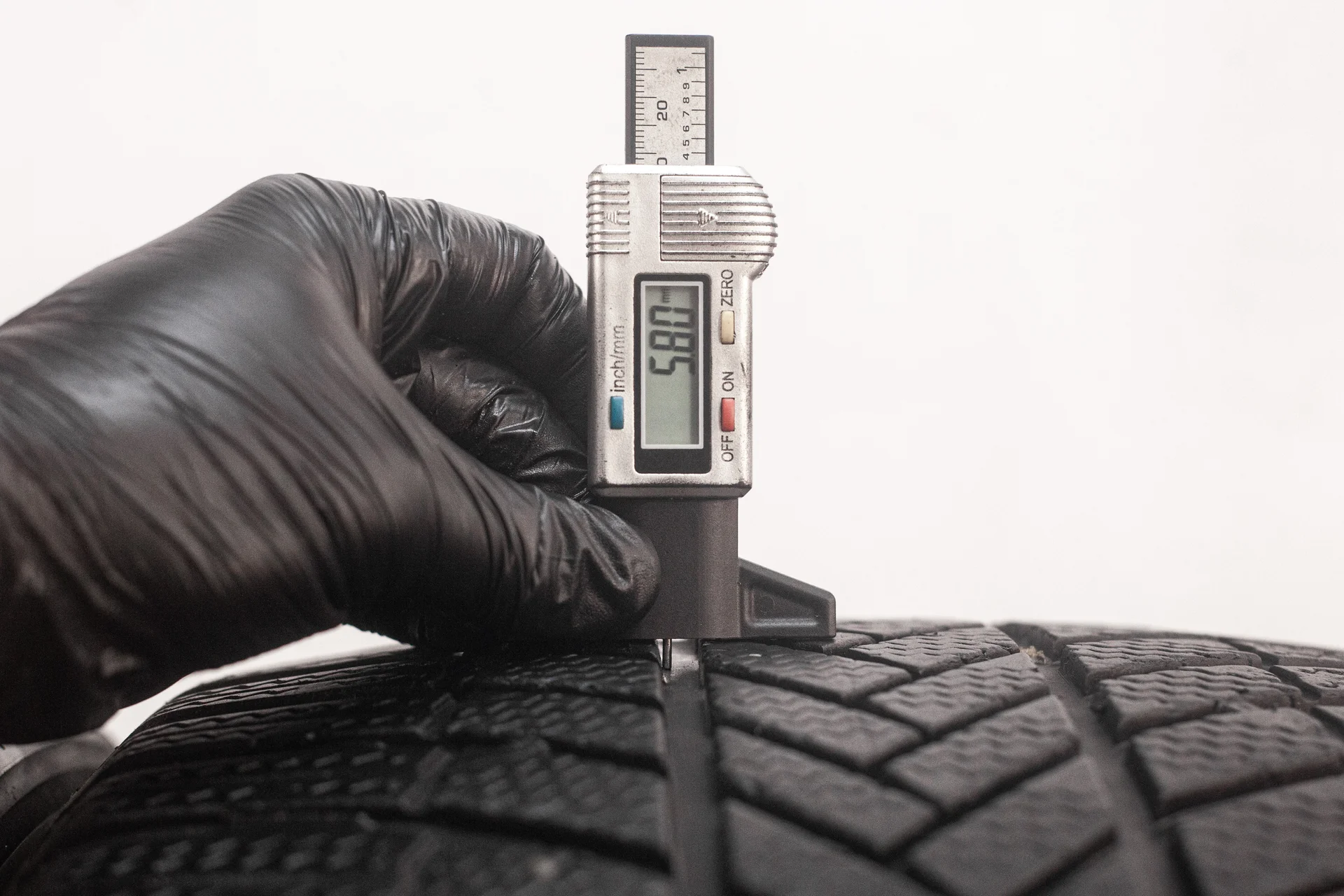 Bridgestone Blizzak LM005 285/40 R21 109V + 315/35 R21 111V - миниатюра 2