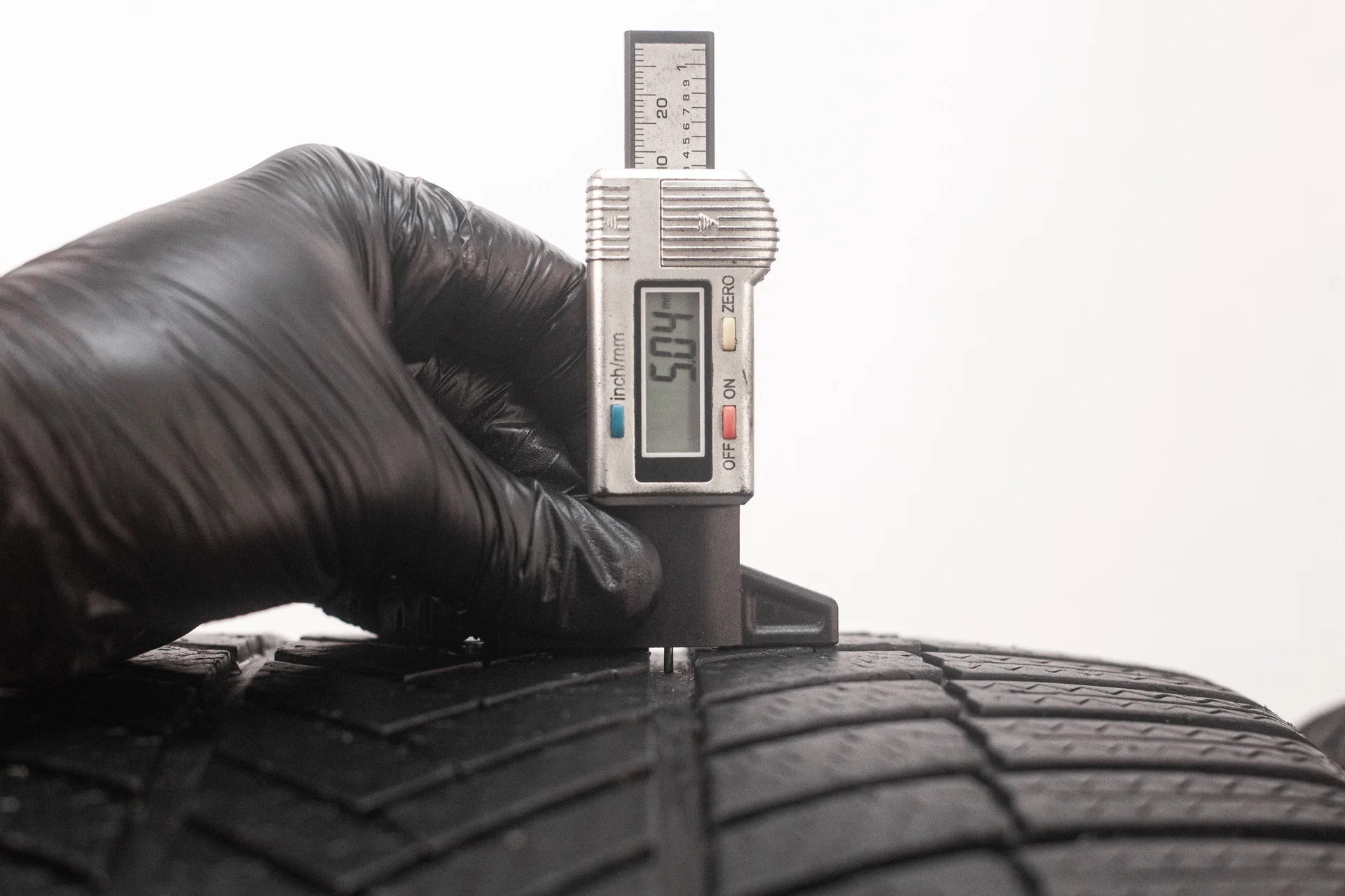 Bridgestone Blizzak LM005 285/40 R21 109V + 315/35 R21 111V - миниатюра 3