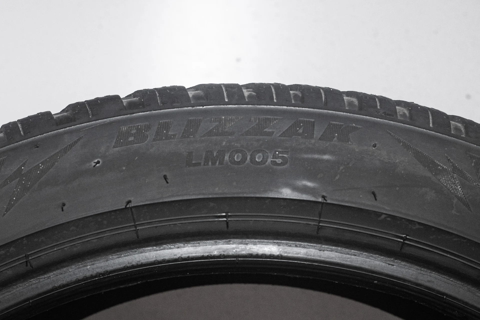 Bridgestone Blizzak LM005 285/40 R21 109V + 315/35 R21 111V - миниатюра 8
