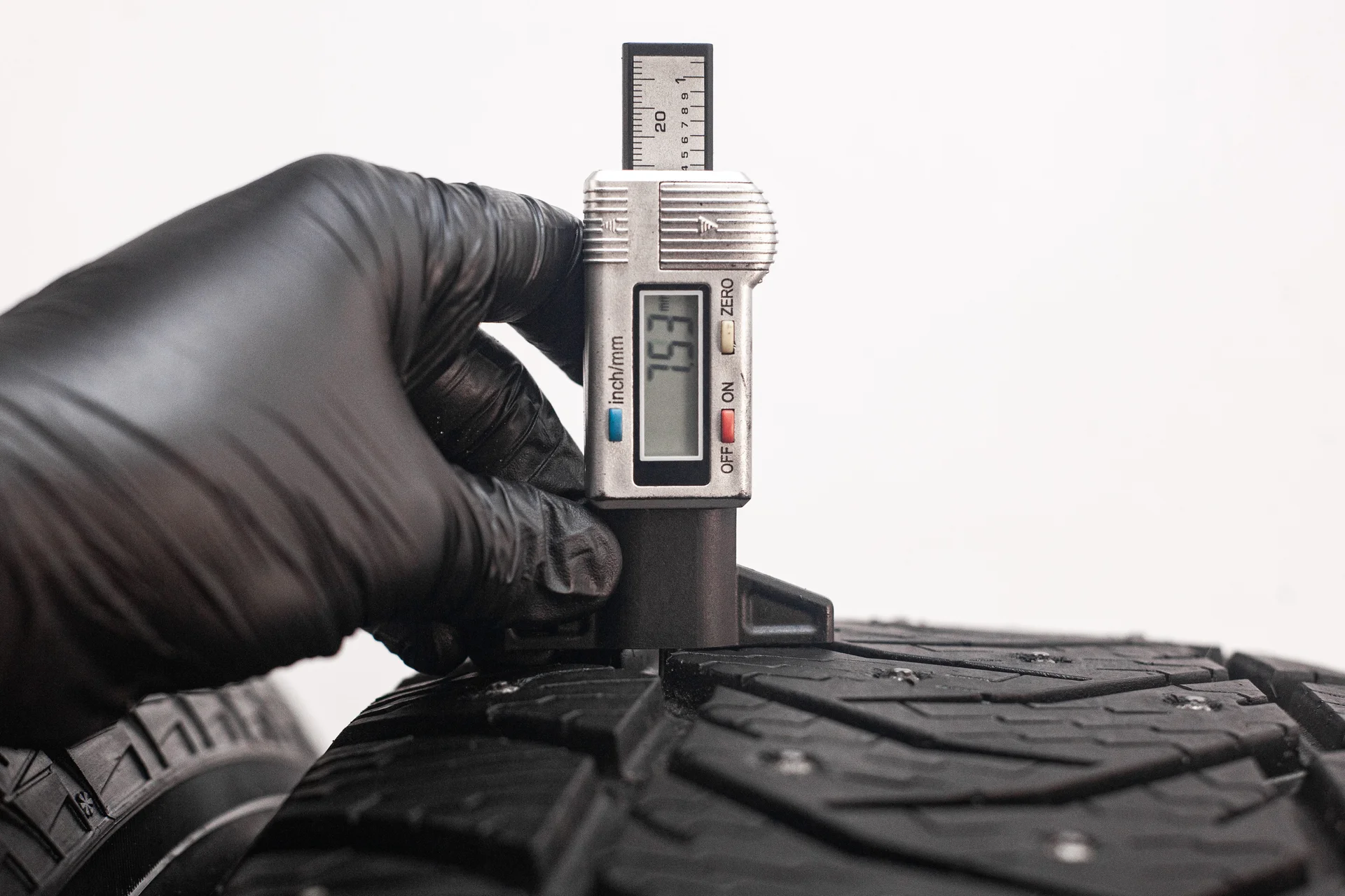 Yokohama Ice Guard IG65 275/45 R20 115T - миниатюра 2