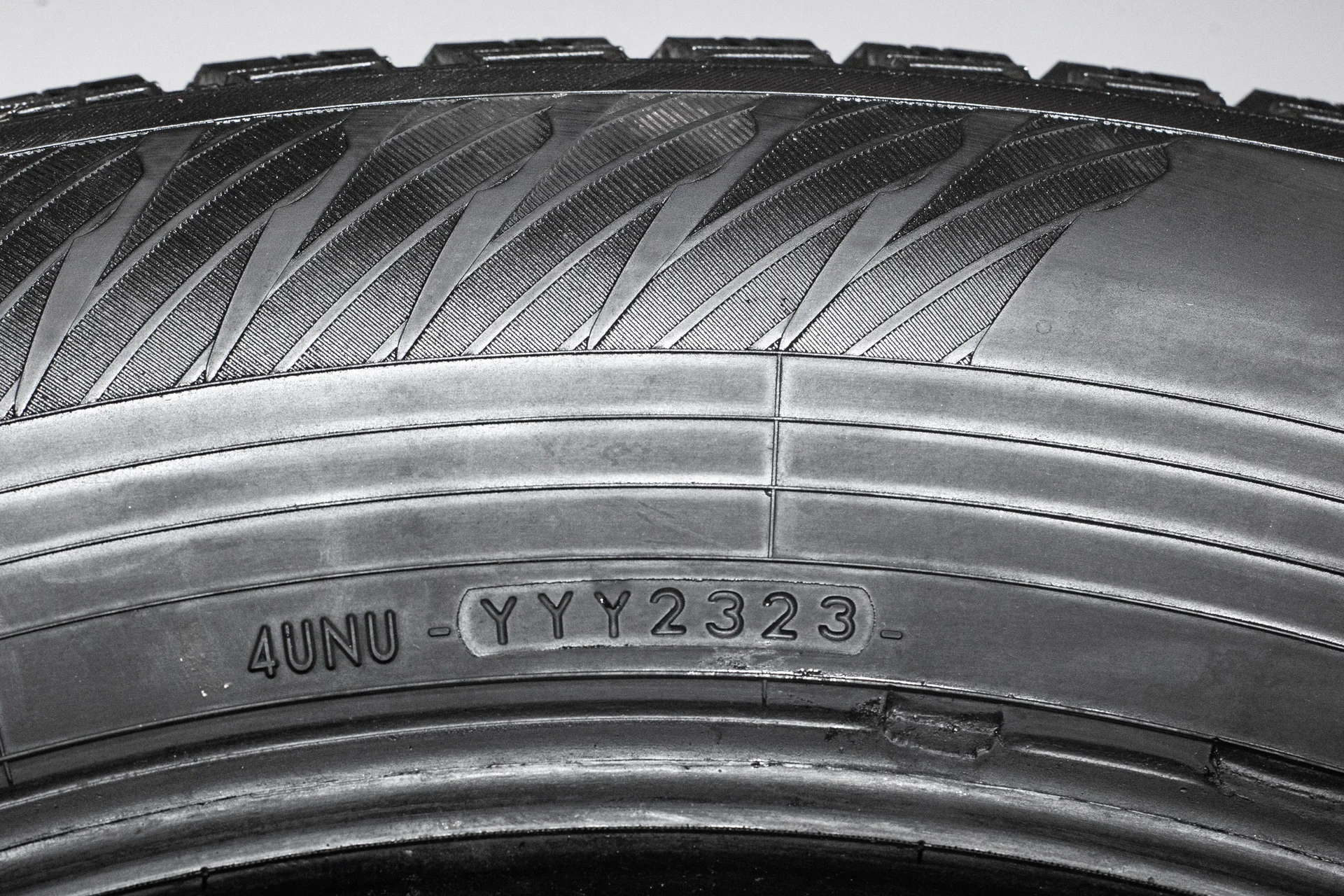 Yokohama Ice Guard IG65 275/45 R20 115T - миниатюра 9