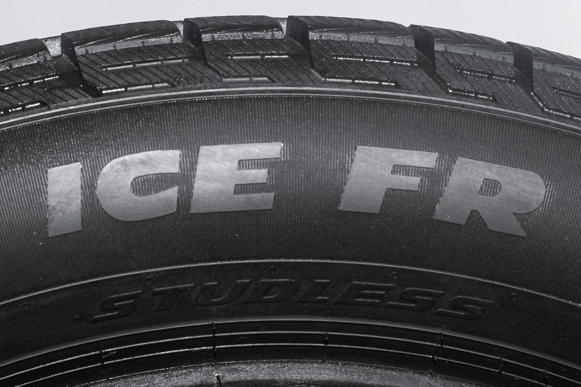 Formula Ice Friction 235/55 R19 105H XL - миниатюра 10