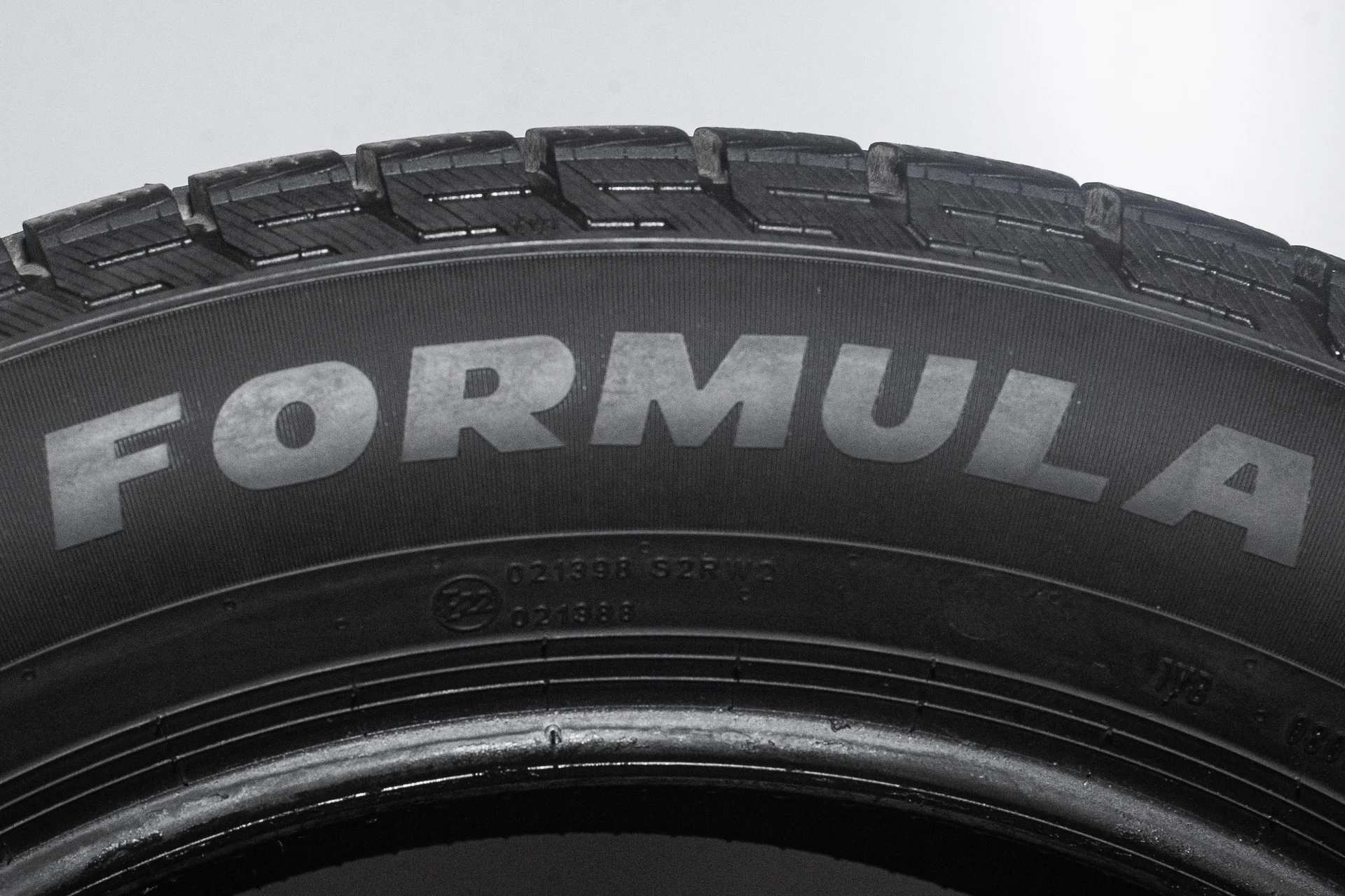 Formula Ice Friction 235/55 R19 105H XL - миниатюра 9