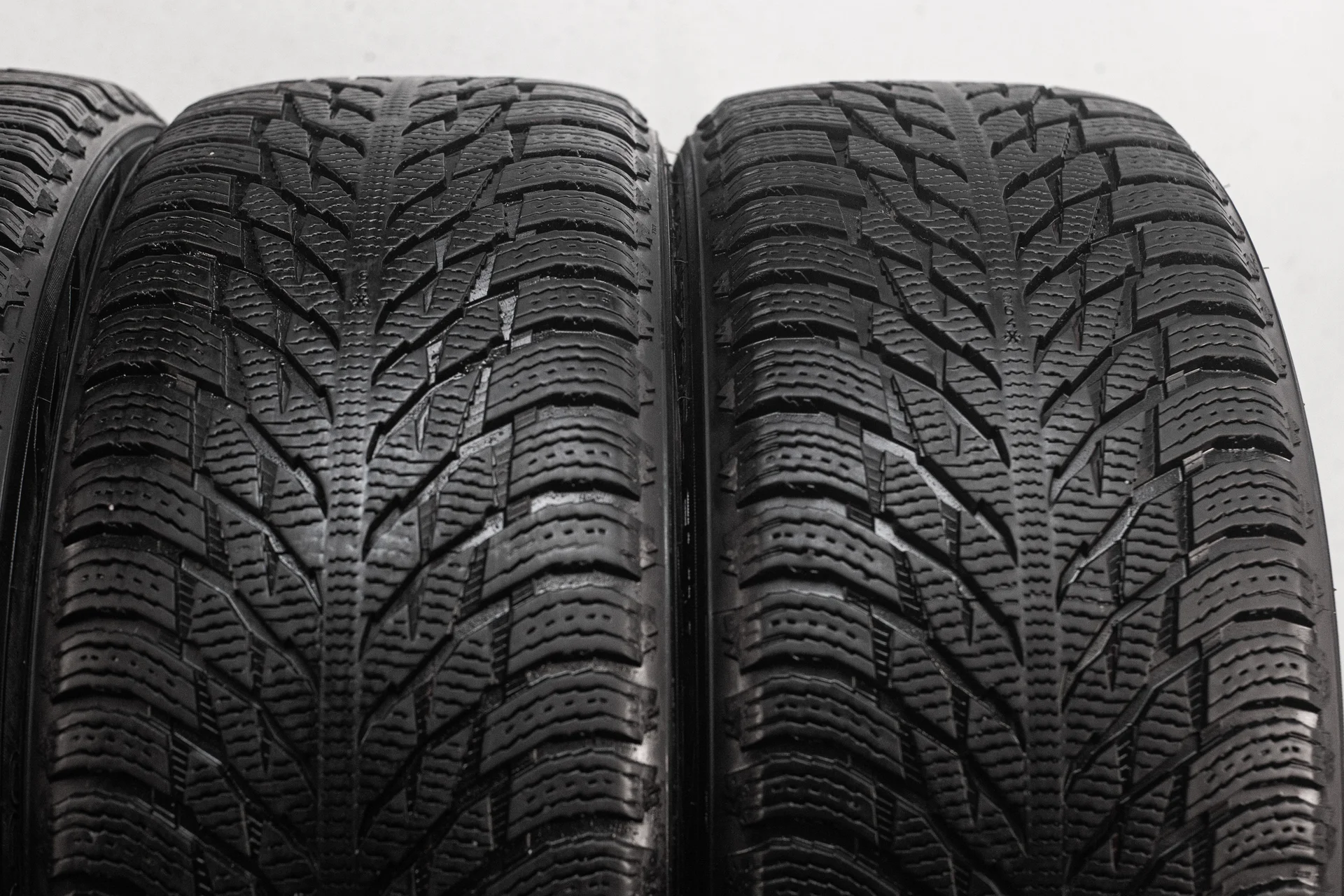 Nokian Hakkapeliitta R3 SUV 255/50 R20 109R - миниатюра 4