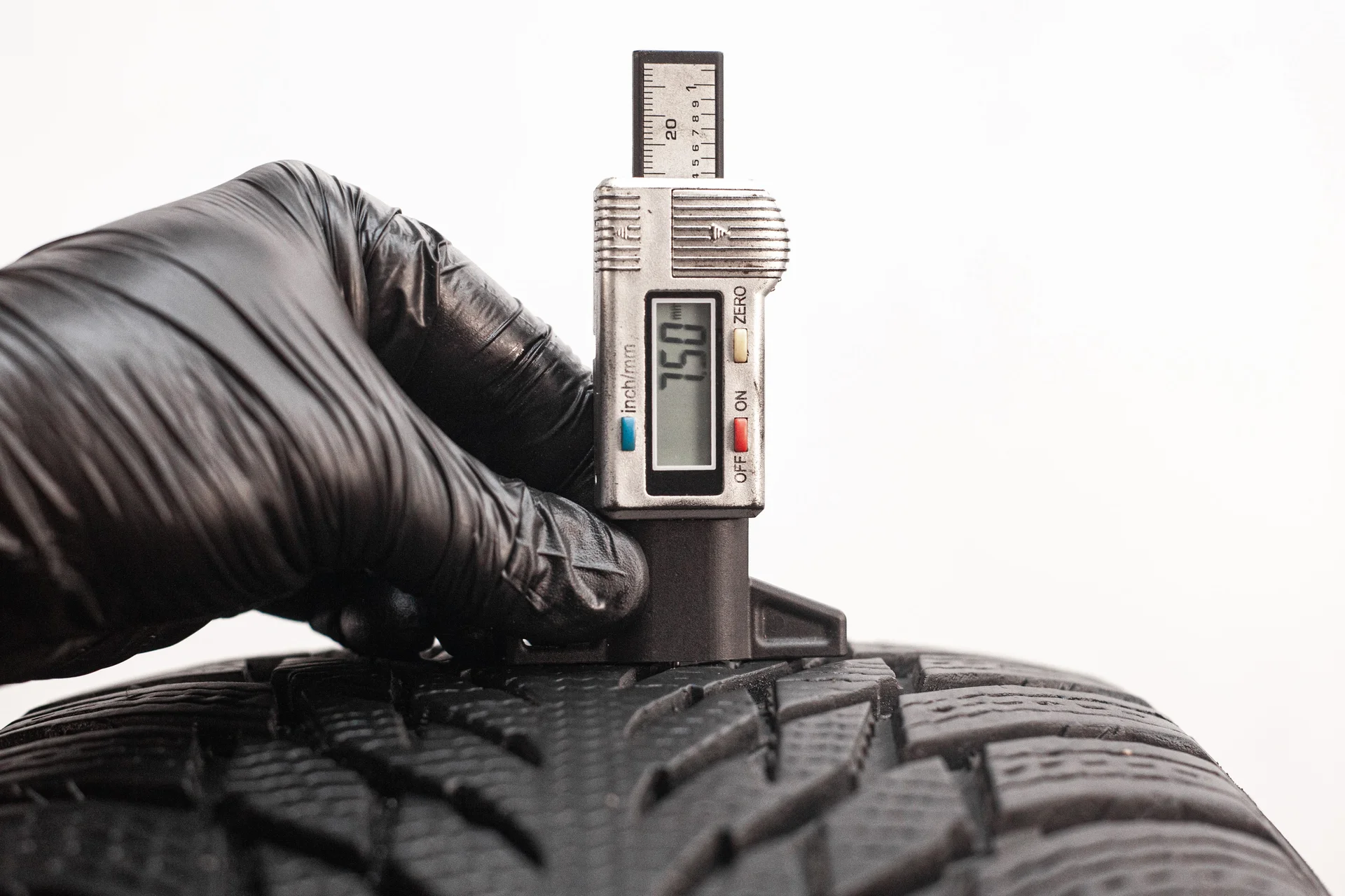 Nokian Hakkapeliitta R3 235/45 R18 98T - миниатюра 2