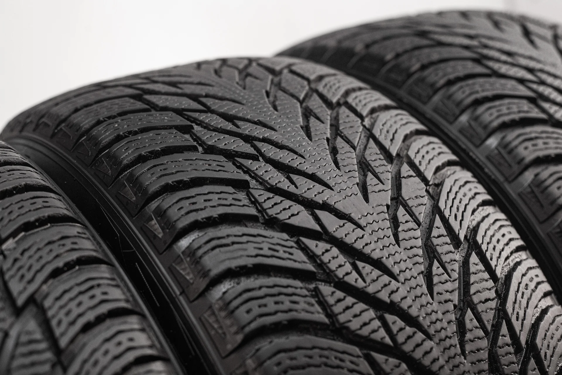 Nokian Hakkapeliitta R3 235/45 R18 98T - миниатюра 3