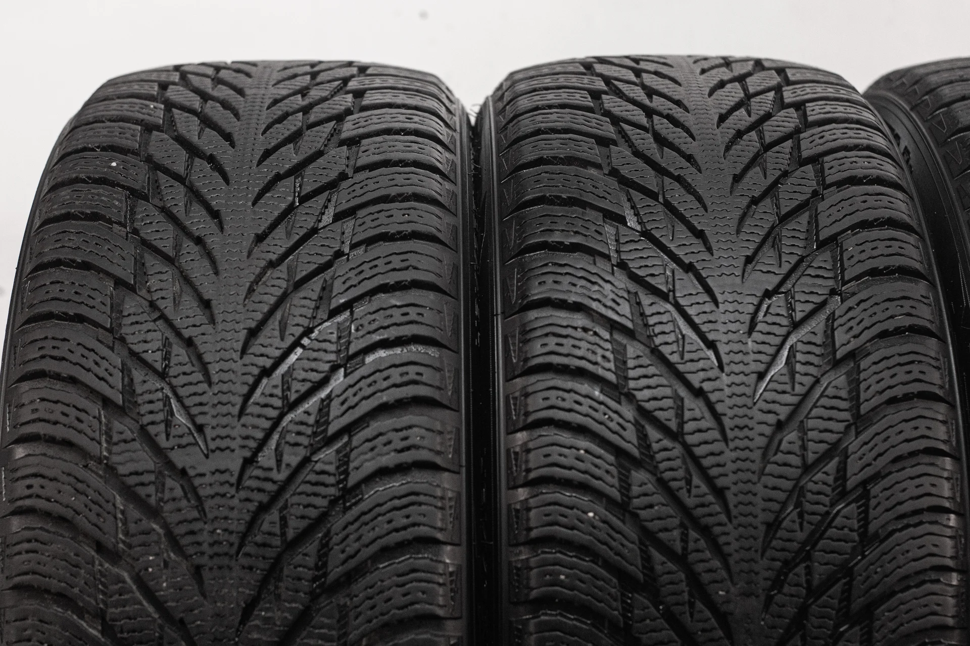 Nokian Hakkapeliitta R3 235/45 R18 98T - миниатюра 5