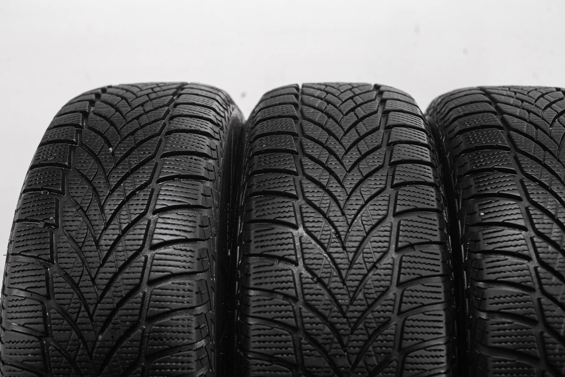Goodyear UltraGrip Ice 2 215/60 R16 99T XL - миниатюра 5