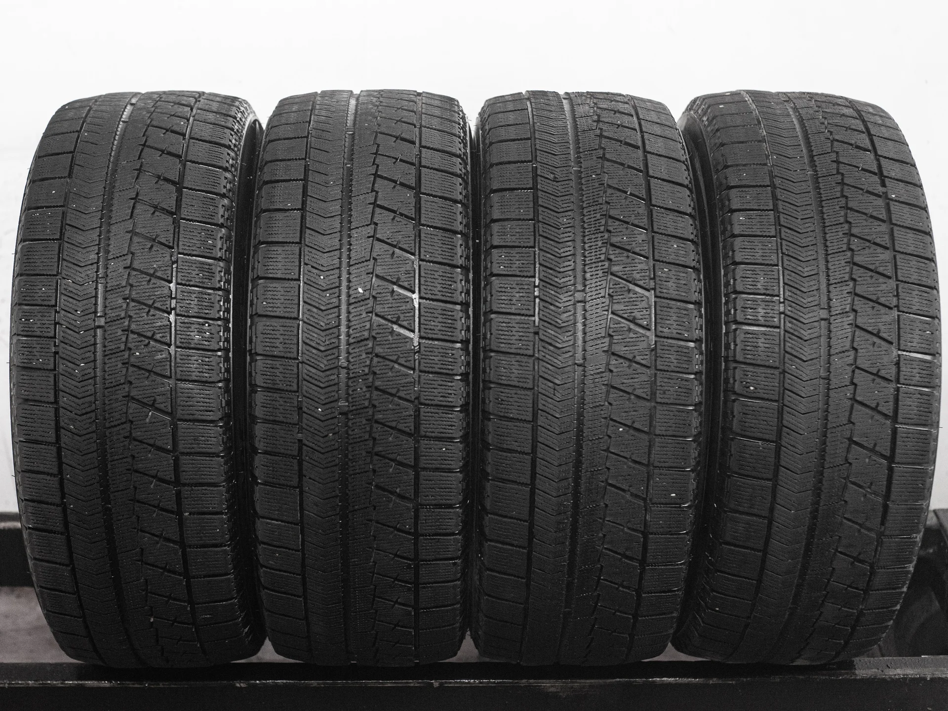 Bridgestone Blizzak VRX 205/55 R16 91S - изображение 1