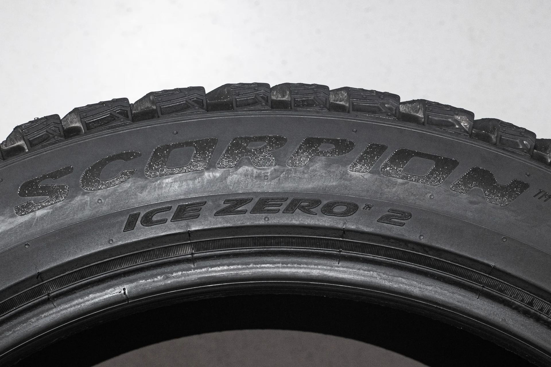 Pirelli Scorpion Ice Zero 2 255/45 R20 105H - миниатюра 7