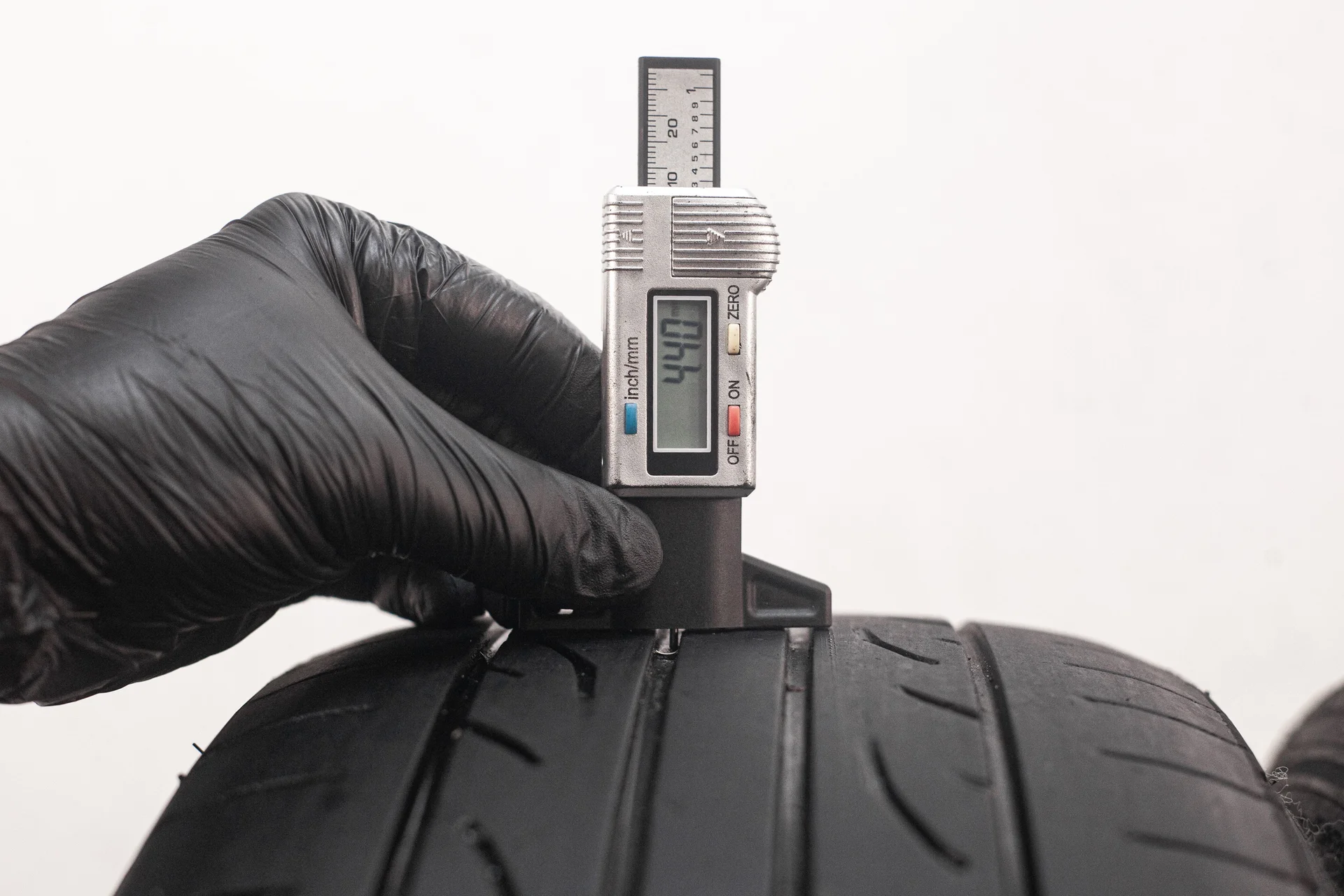 [2] Dunlop SP Sport LM704 215/65 R16 98H - миниатюра 5