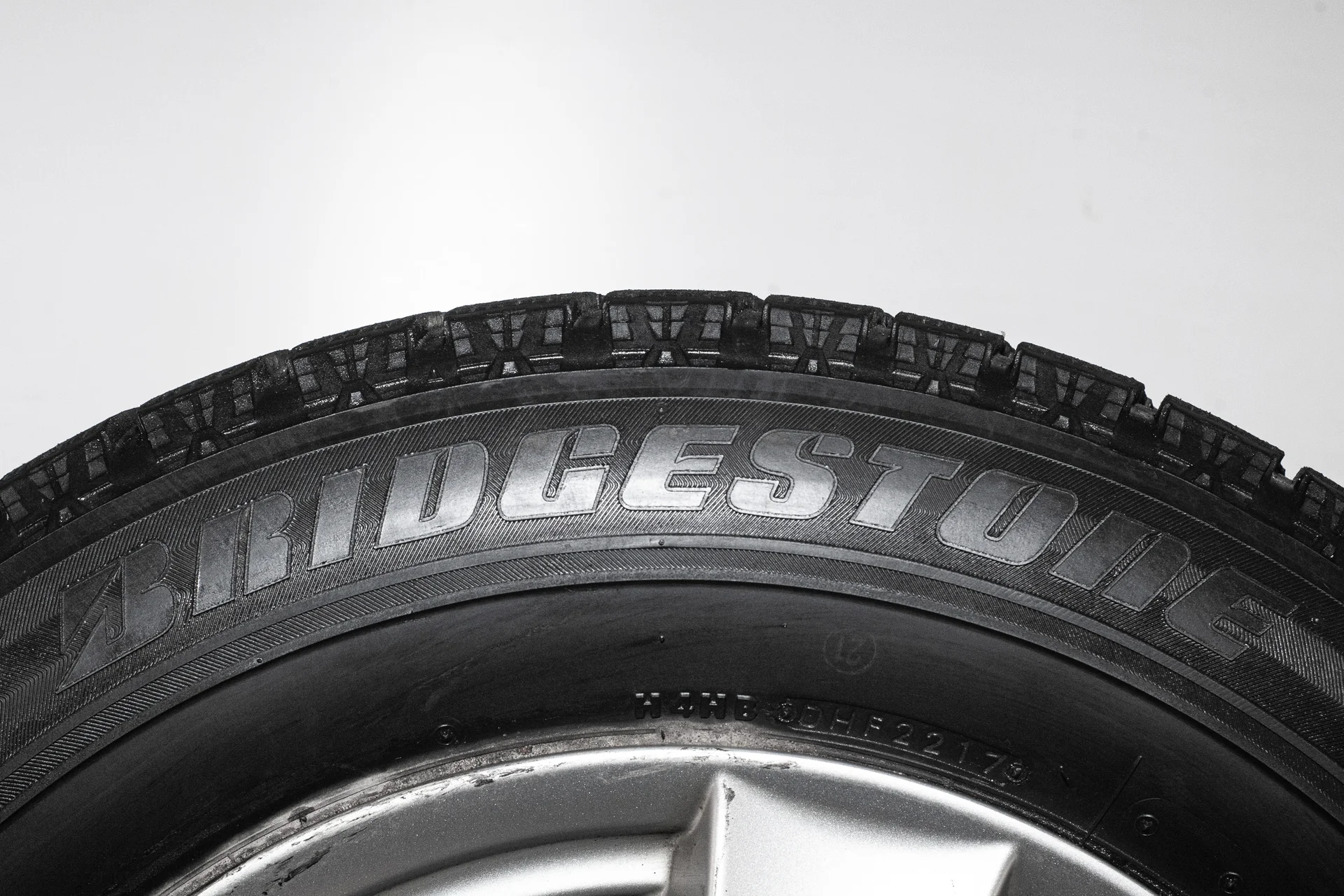 Bridgestone Blizzak Revo GZ 215/65 R16 98S - миниатюра 6