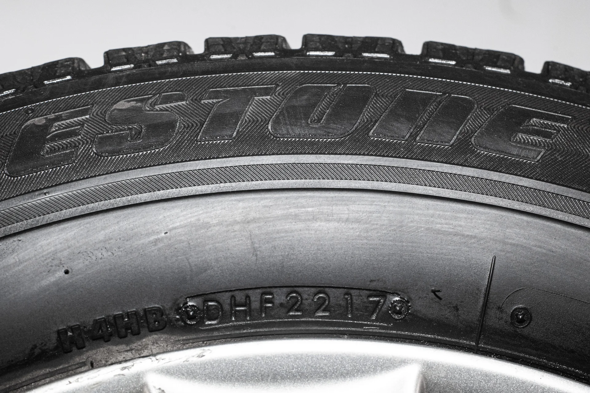 Bridgestone Blizzak Revo GZ 215/65 R16 98S - миниатюра 9