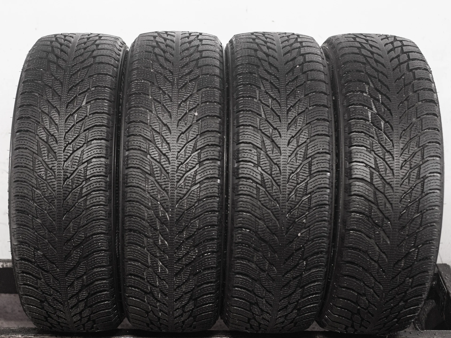 Ikon Autograph Snow 3 SUV 225/55 R19 103R XL