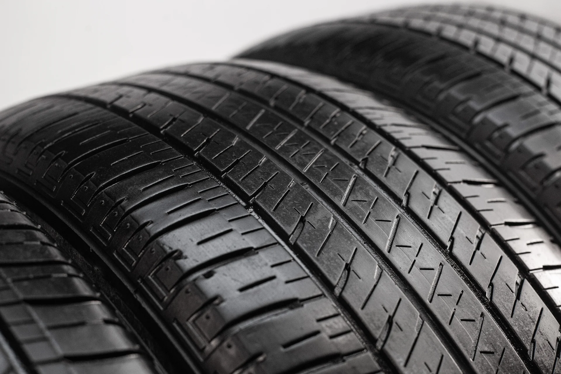 Bridgestone Ecopia H/L 422 Plus 255/50 R20 104V - миниатюра 3