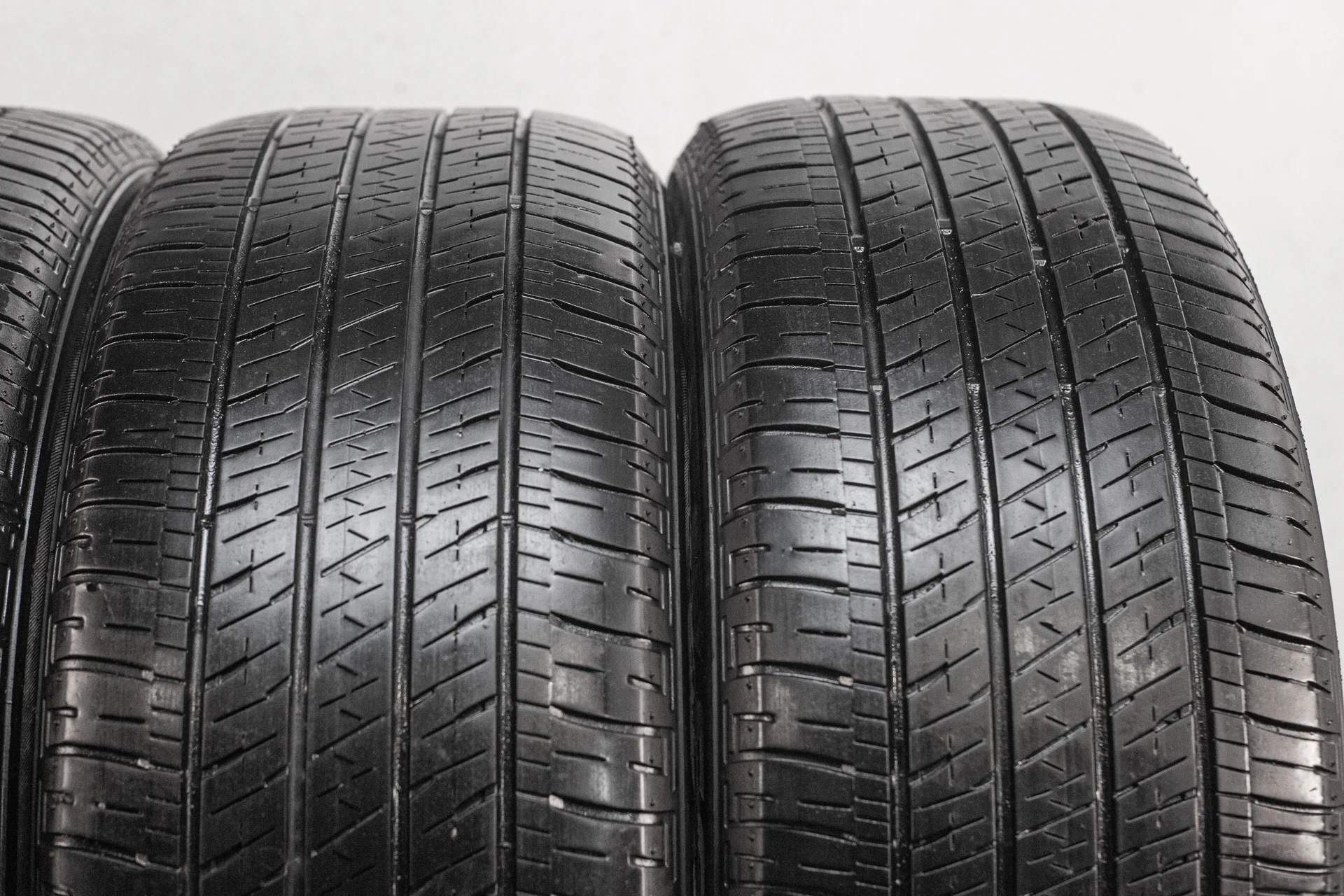 Bridgestone Ecopia H/L 422 Plus 255/50 R20 104V - миниатюра 4