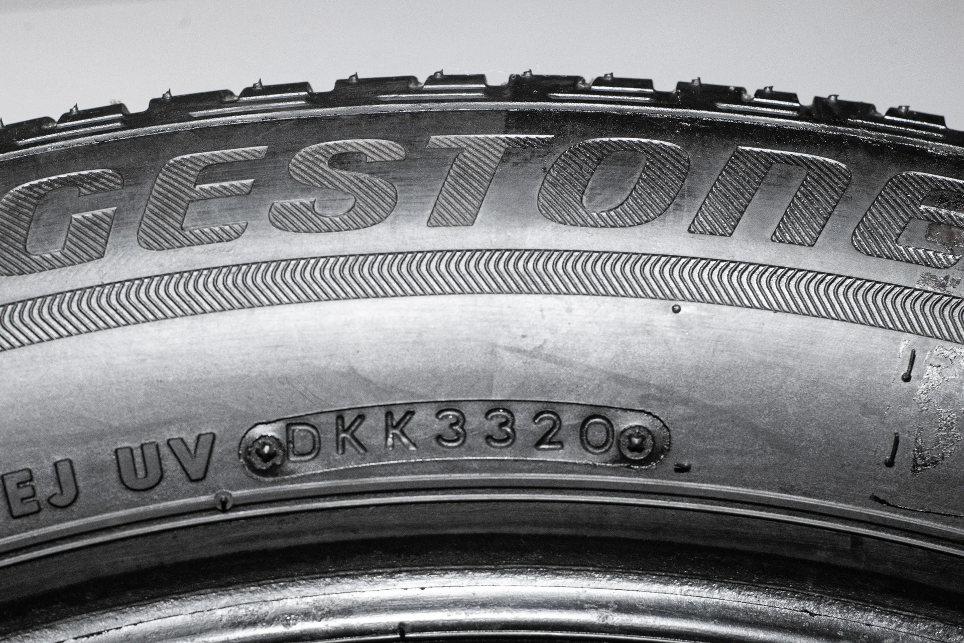 Bridgestone Ecopia H/L 422 Plus 255/50 R20 104V - миниатюра 9