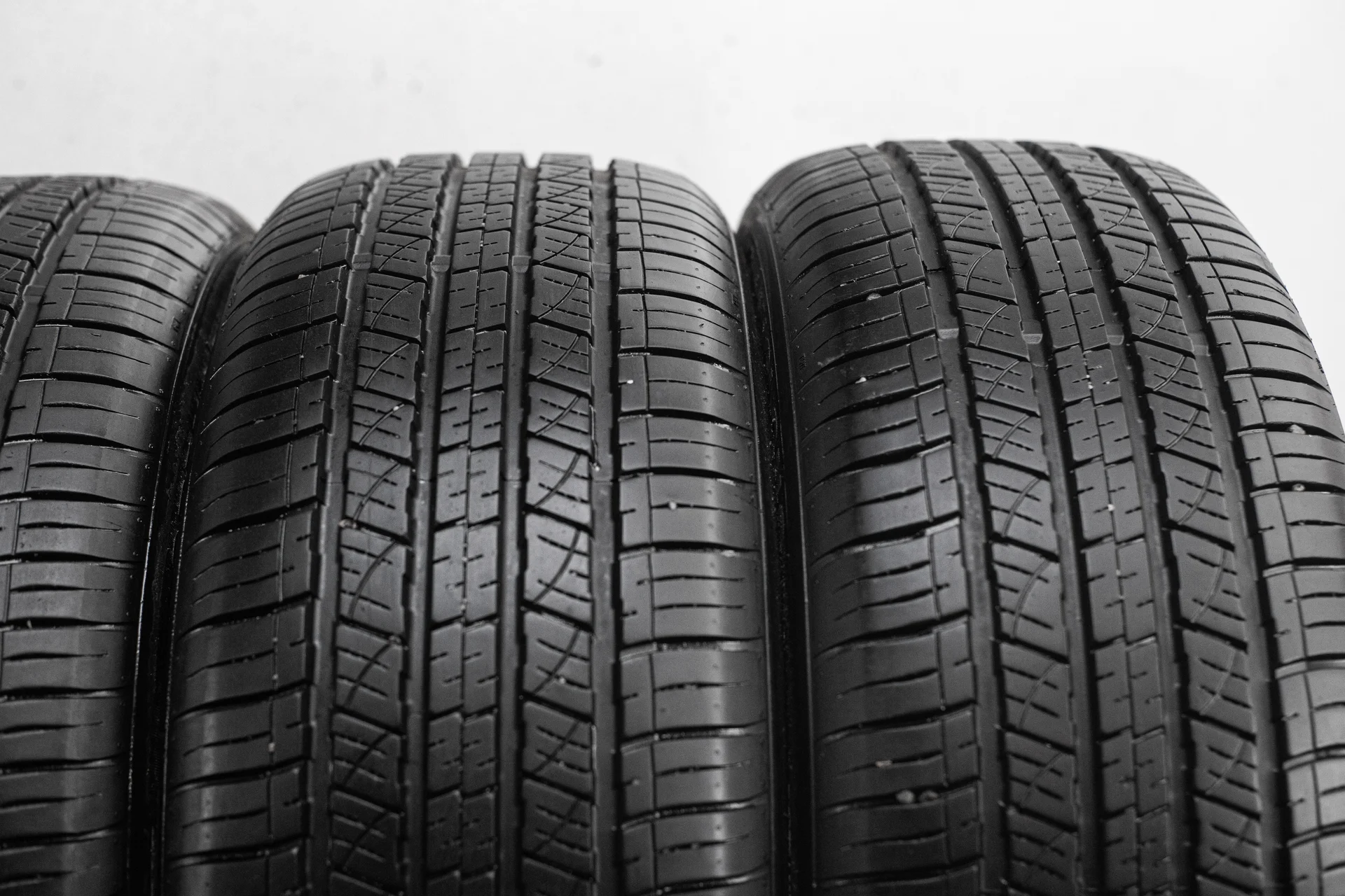 LingLong GreenMax 4x4 HP 215/55 R18 95V XL - миниатюра 4