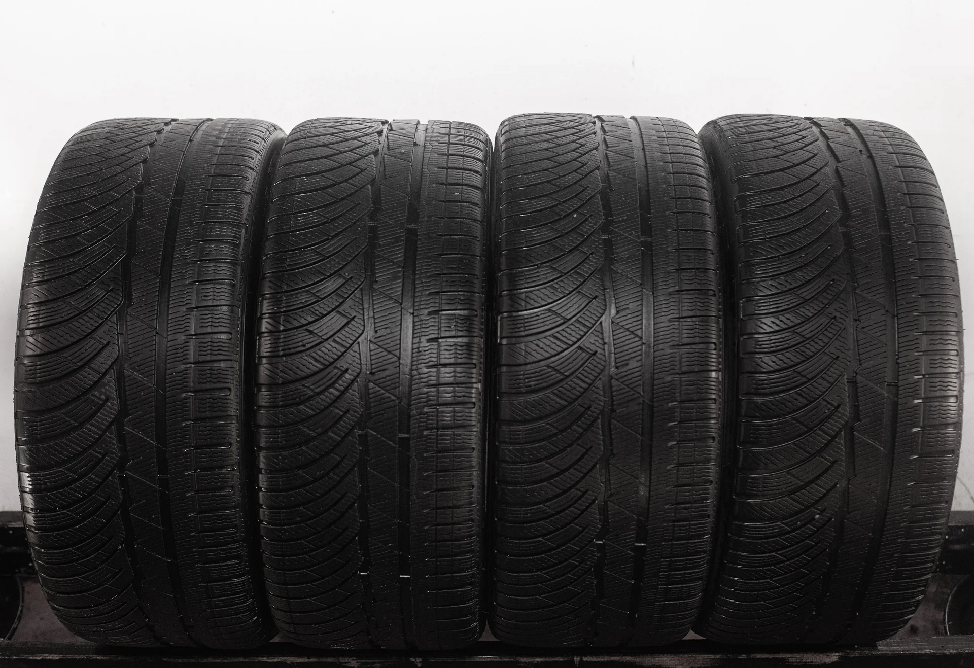Michelin Pilot Alpin PA4 255/35 R21 98W - изображение 1