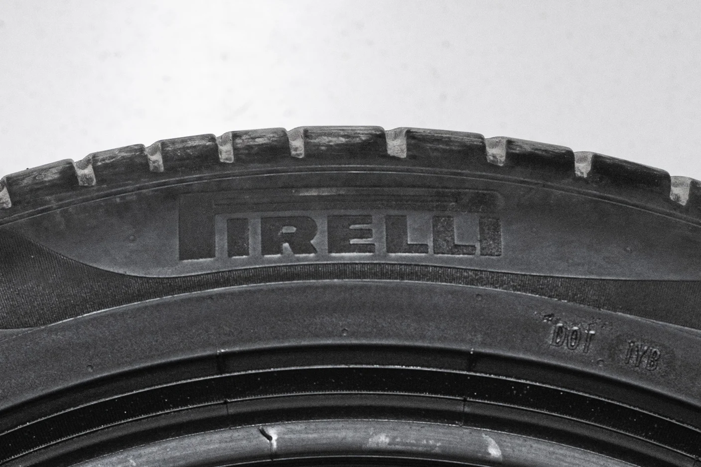 Pirelli Scorpion 255/45 R19 100V - миниатюра 6