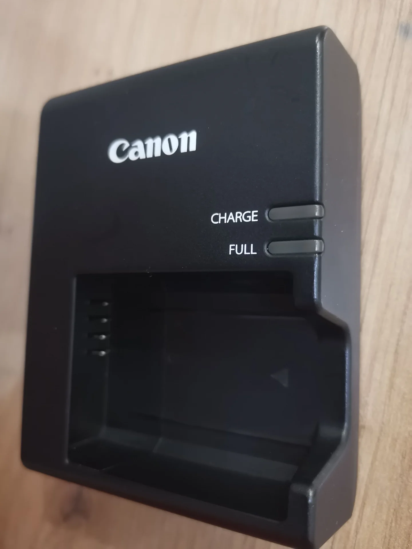 Зарядка Canon LC-E10E, оригинал - миниатюра 5