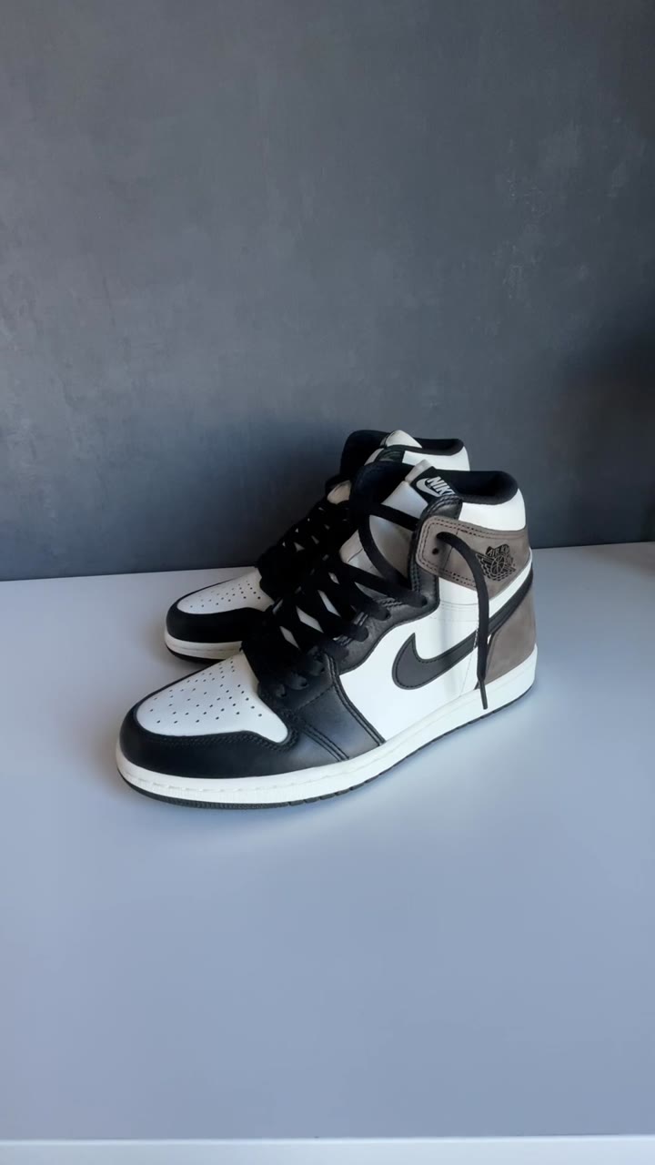 Кроссовки новые nike air jordan 1 - видео 7