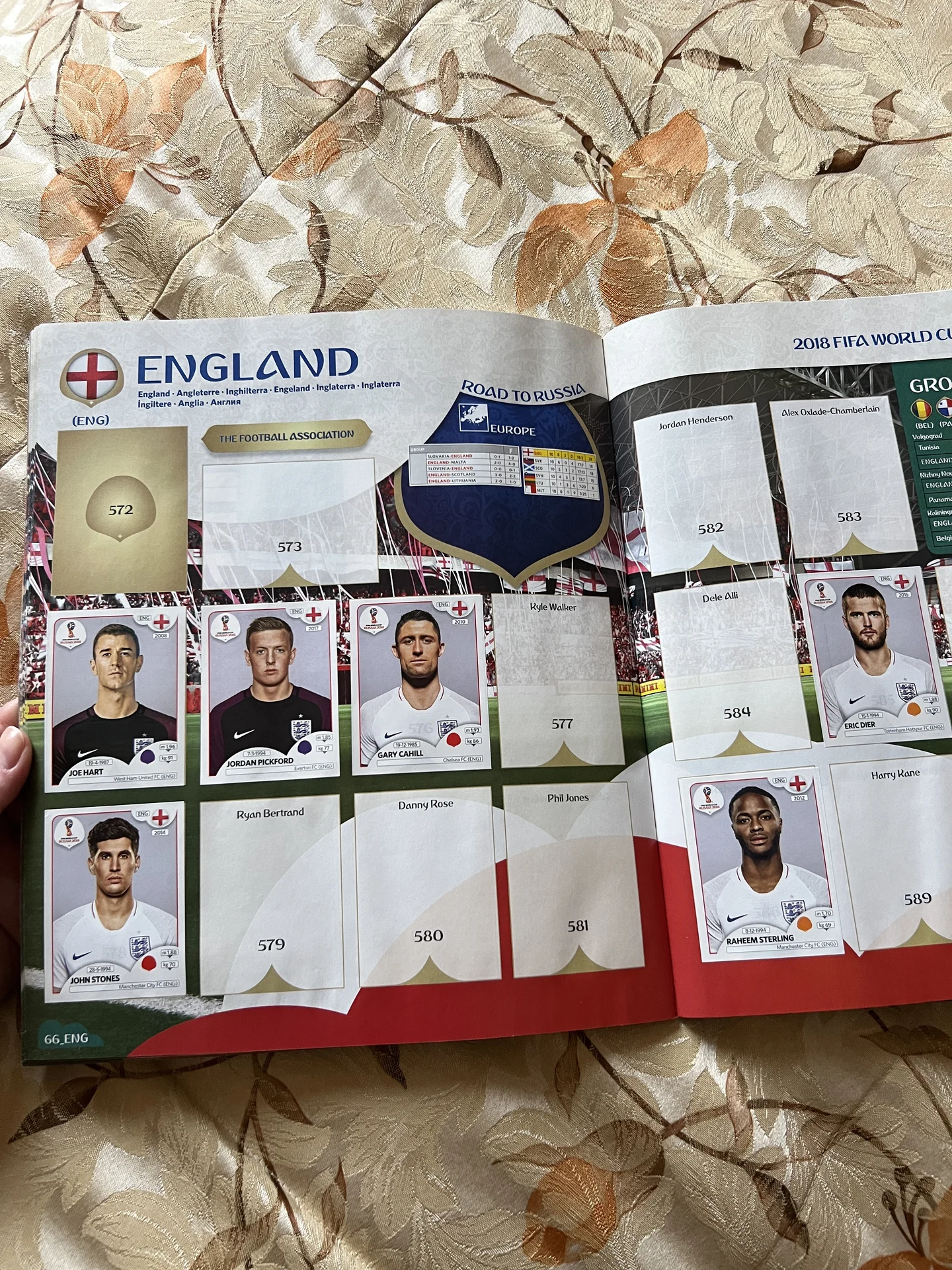 Альбом с наклейками panini футбол чм 2018 - миниатюра 2