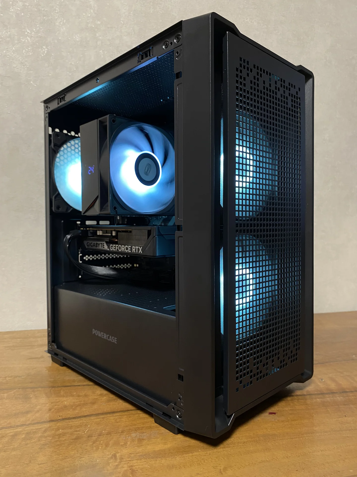 Игровой пк Ryzen 8400F, RTX 5060, 32GB, 1TB SSD