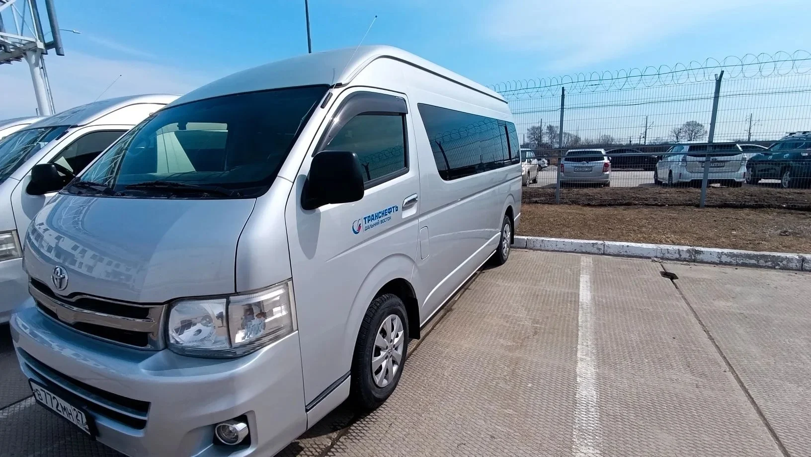 Микроавтобусы и легковые автомобили Toyota - миниатюра 8