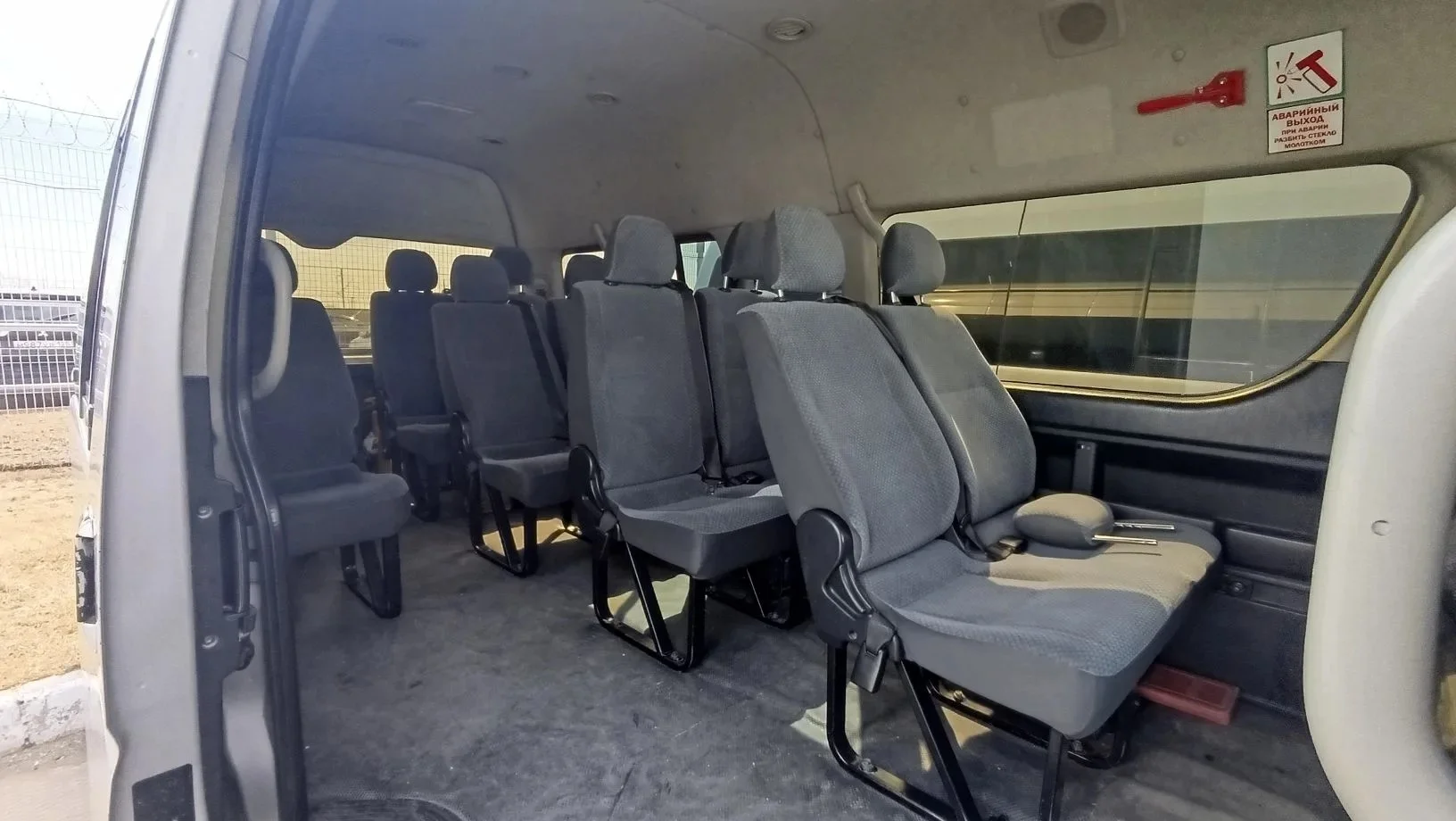 Микроавтобусы и легковые автомобили Toyota - миниатюра 14
