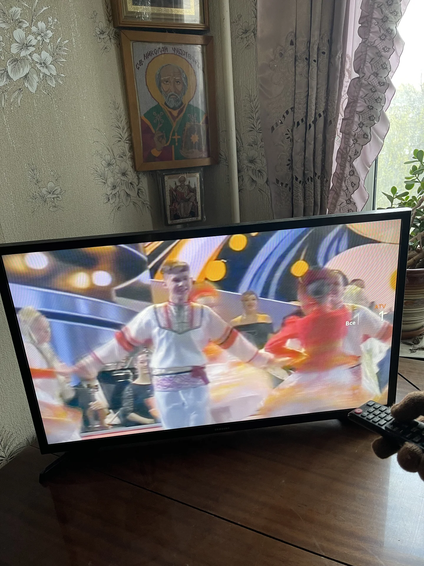 телевизор Samsung UE32N4000AU - изображение 1
