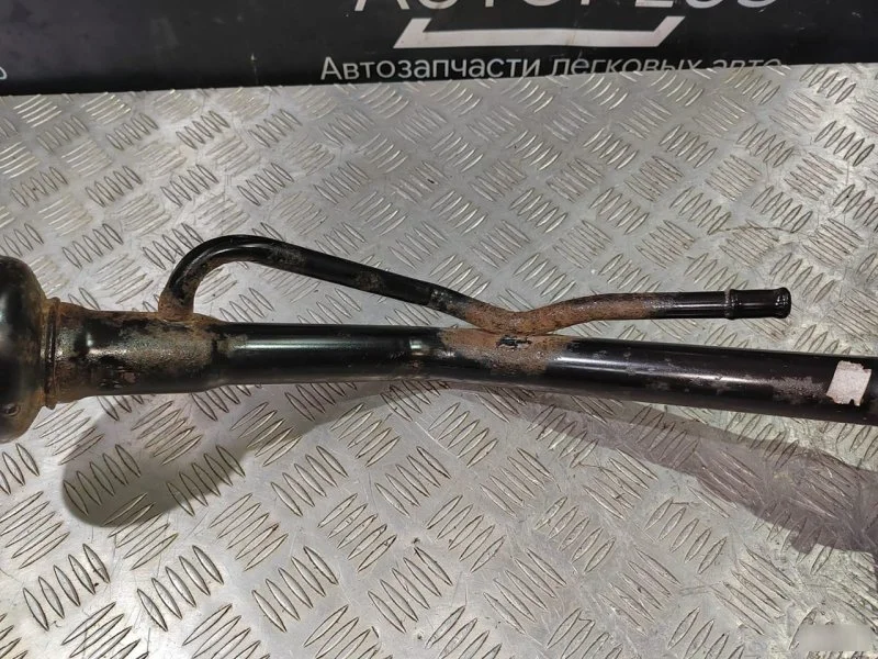 Топливная горловина Nissan Note 1.6 2005-2013 - миниатюра 4