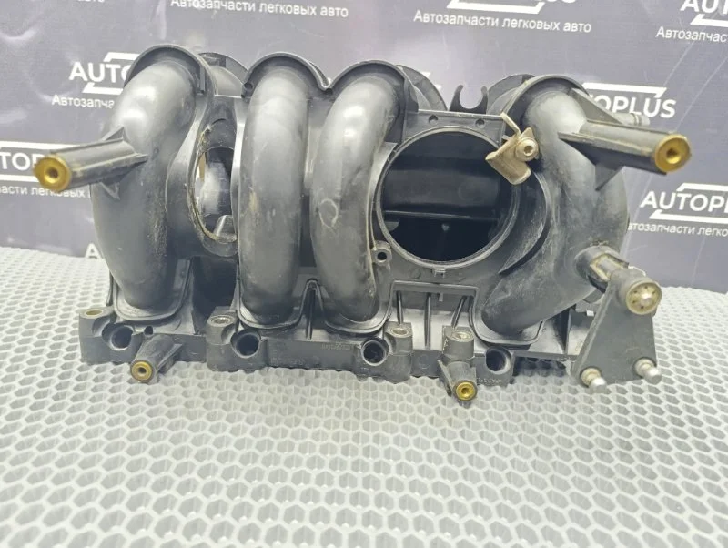 Впускной коллектор Renault Logan 1.4 2005-2016 - миниатюра 3
